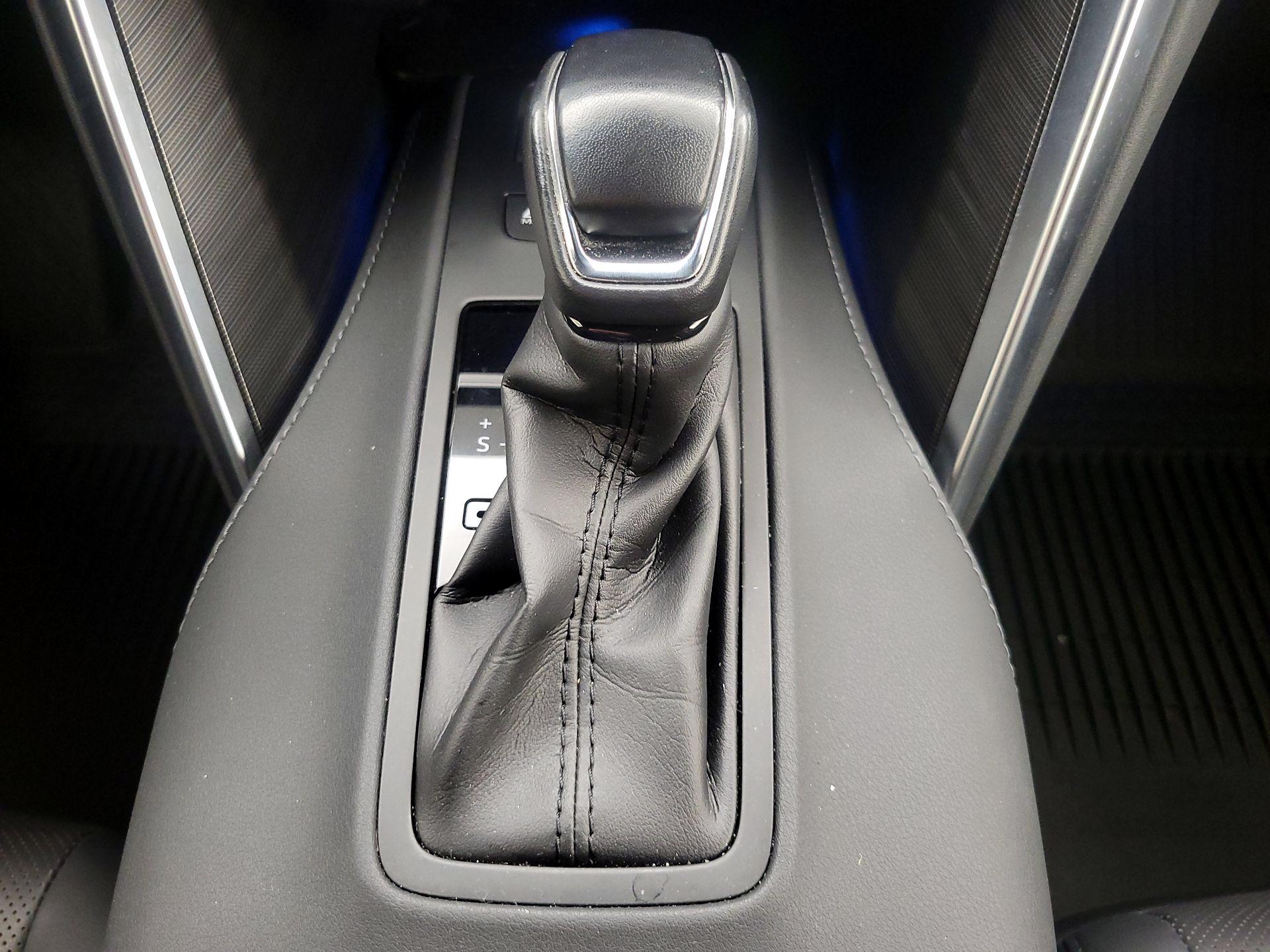 Thumbnail: 2021 Toyota Venza - 18