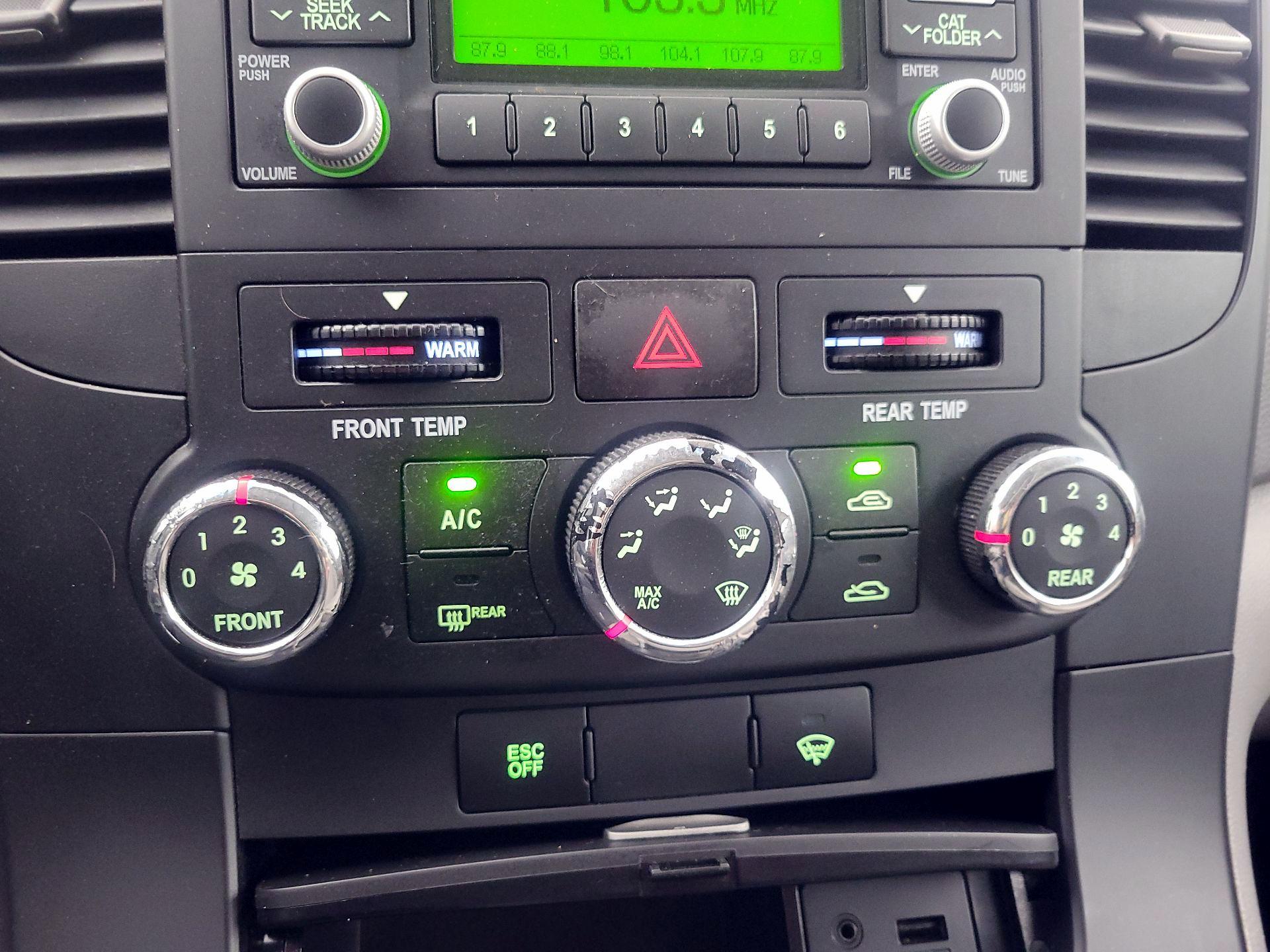 Thumbnail: 2014 Kia Sedona - 15