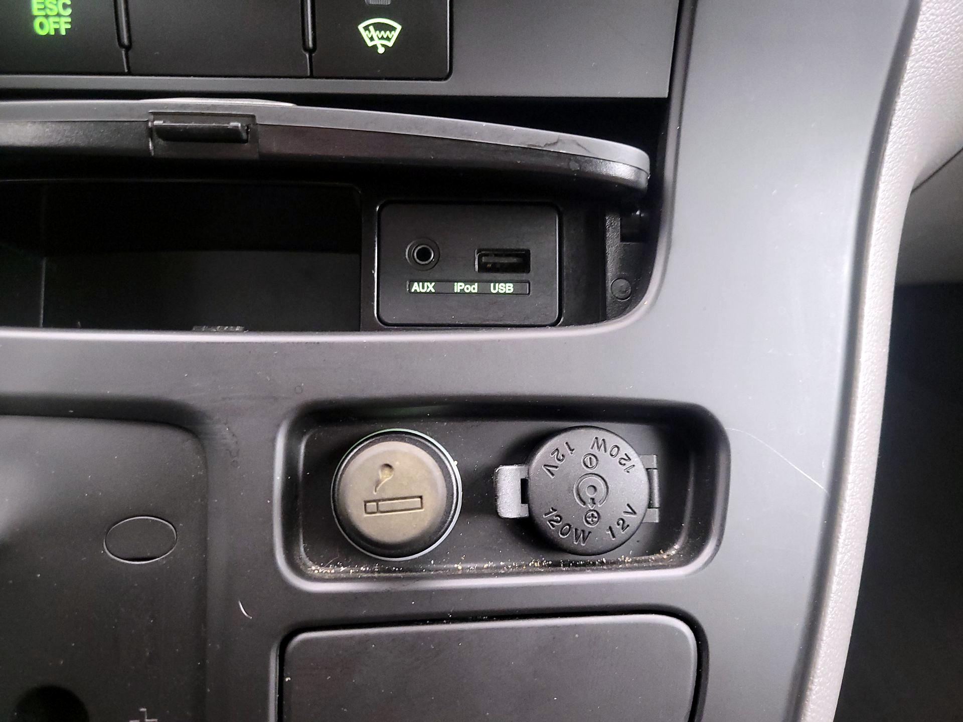 Thumbnail: 2014 Kia Sedona - 17