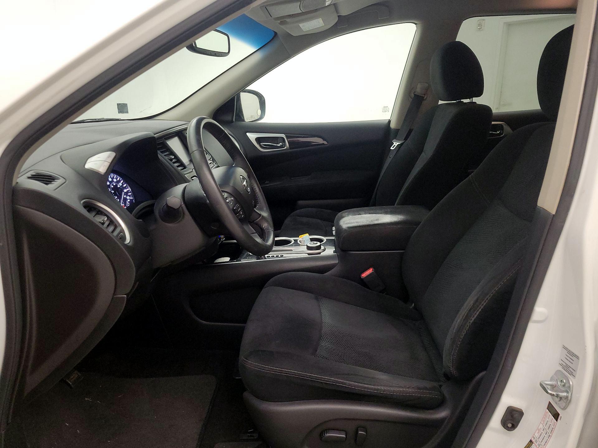 Thumbnail: 2016 Nissan Pathfinder - 11