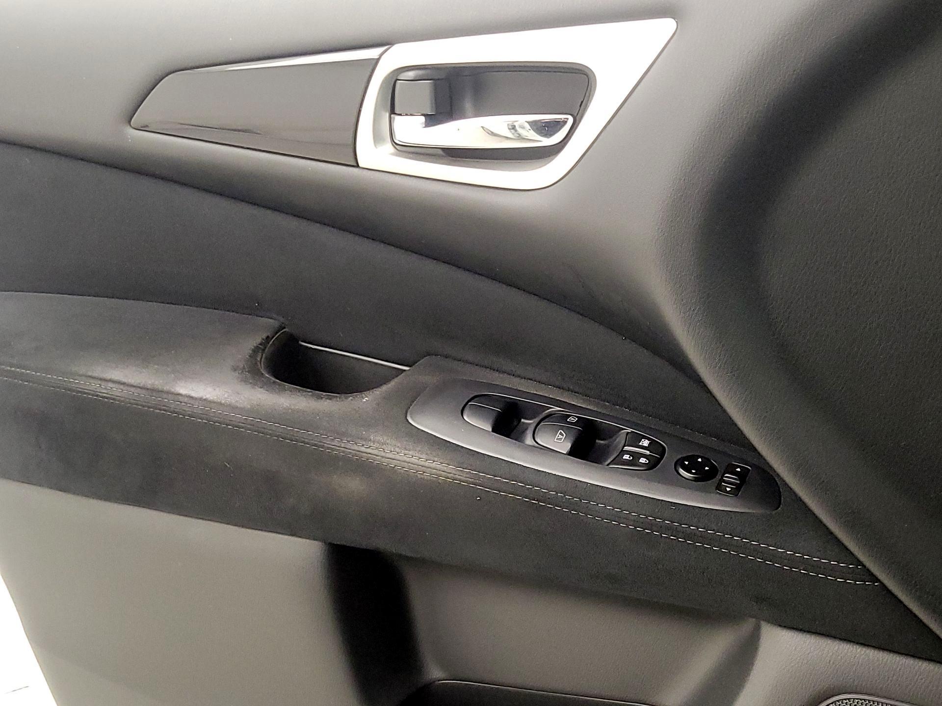 Thumbnail: 2016 Nissan Pathfinder - 12