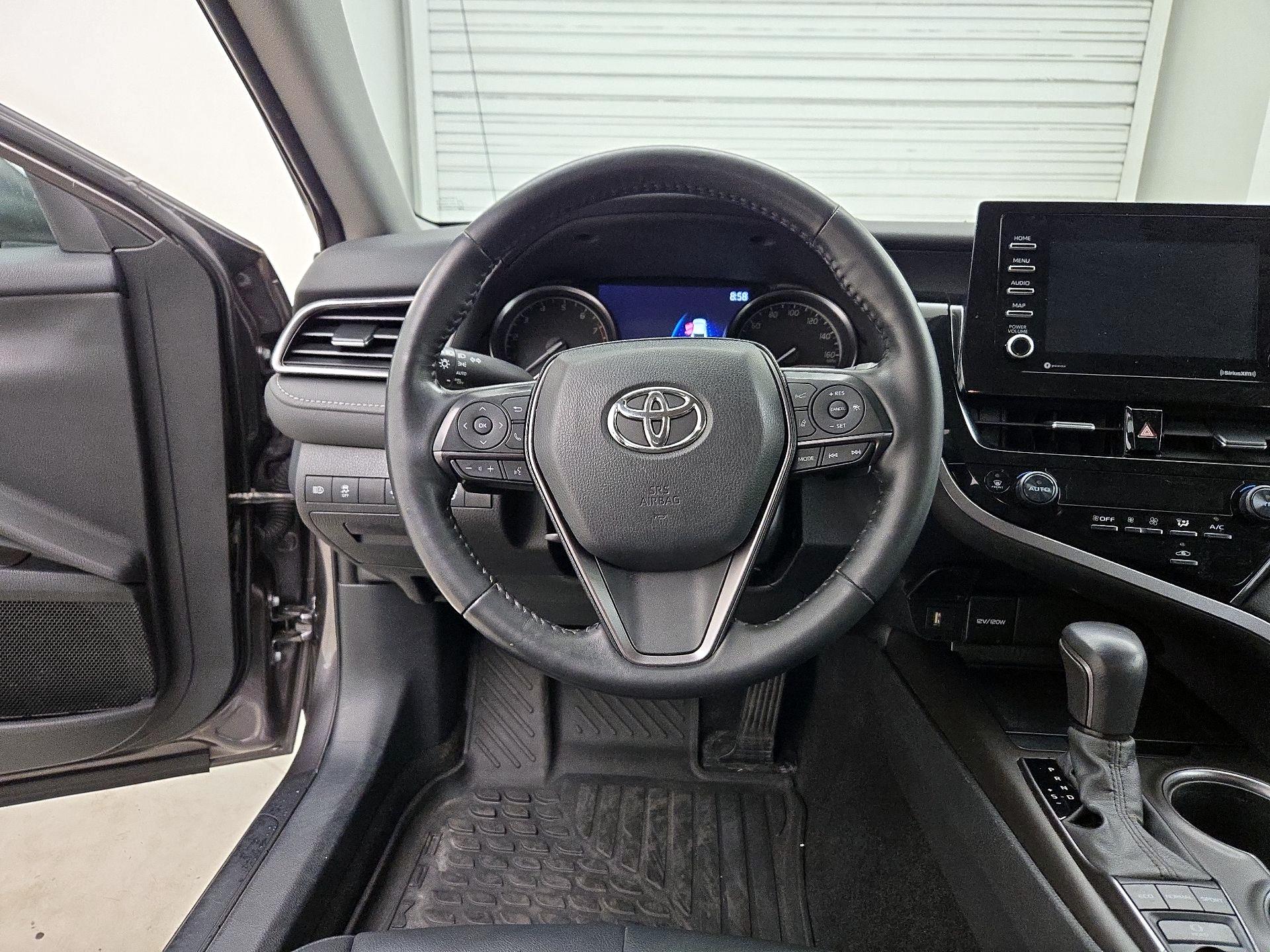 Thumbnail: 2022 Toyota Camry - 10