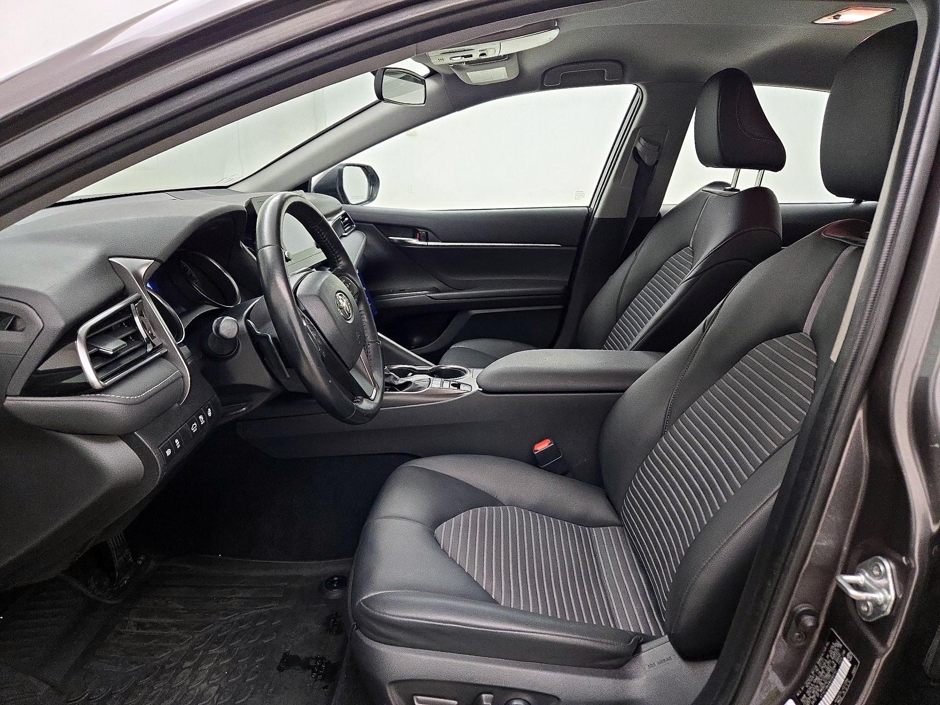 Thumbnail: 2022 Toyota Camry - 11