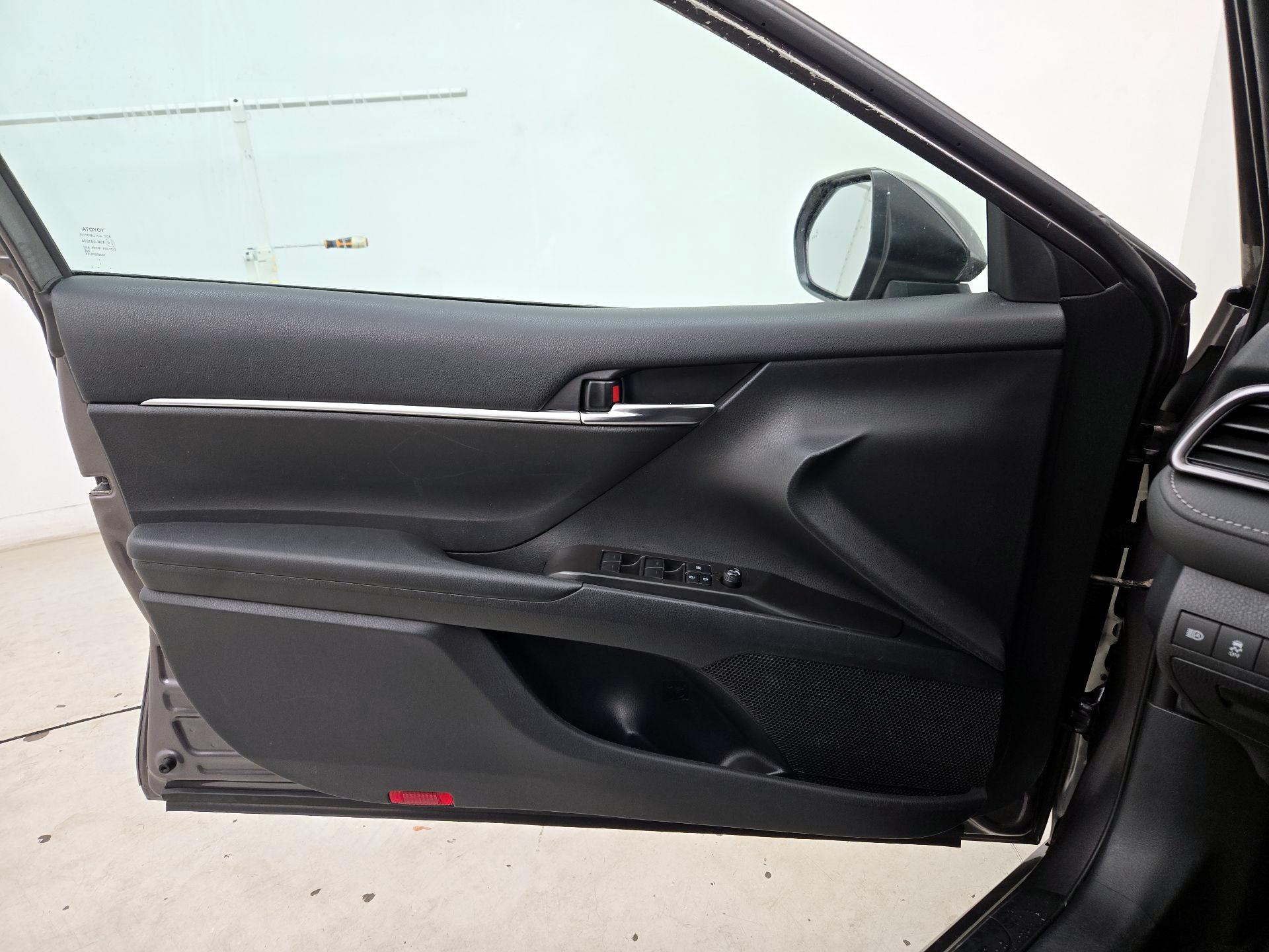 Thumbnail: 2022 Toyota Camry - 12