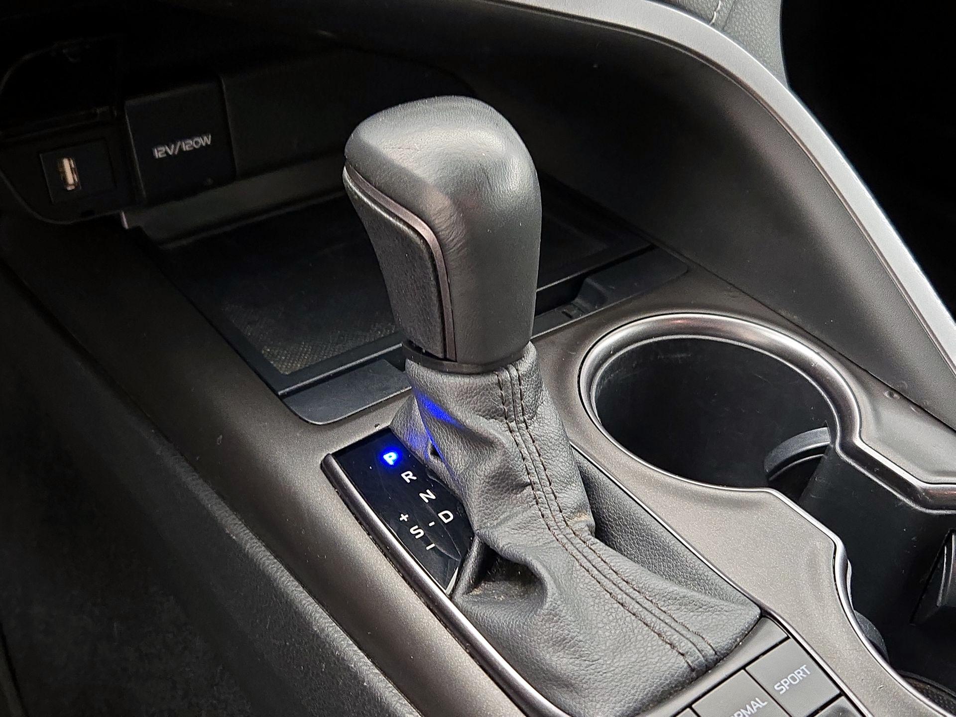 Thumbnail: 2022 Toyota Camry - 18