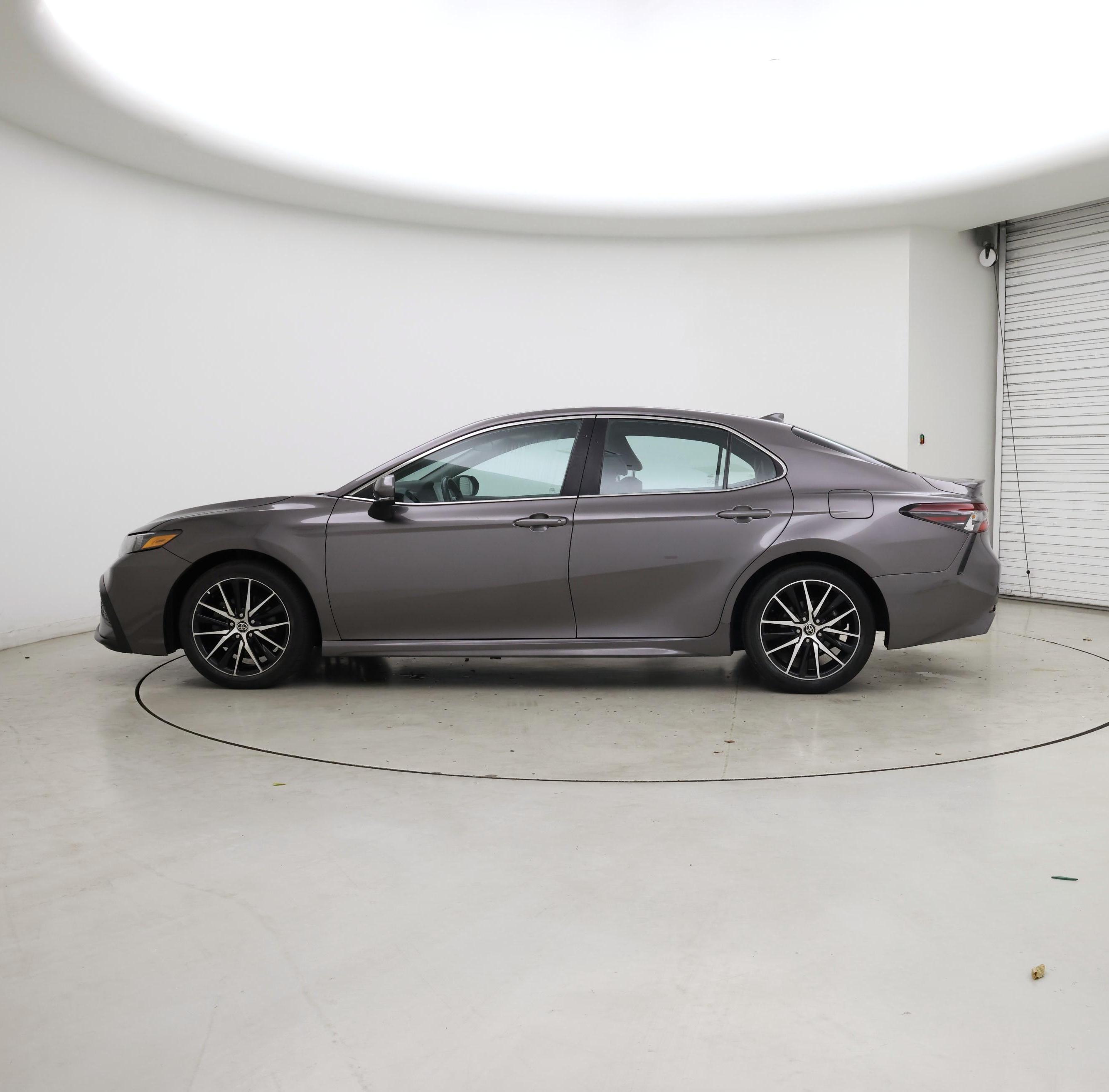 Thumbnail: 2022 Toyota Camry - 3