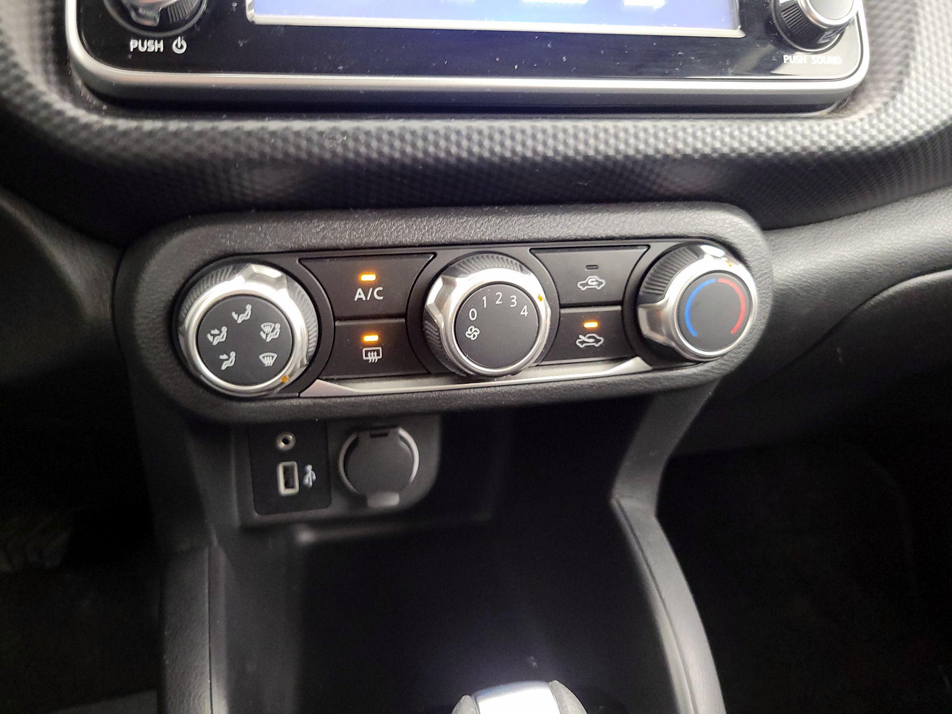 Thumbnail: 2021 Nissan Kicks - 16