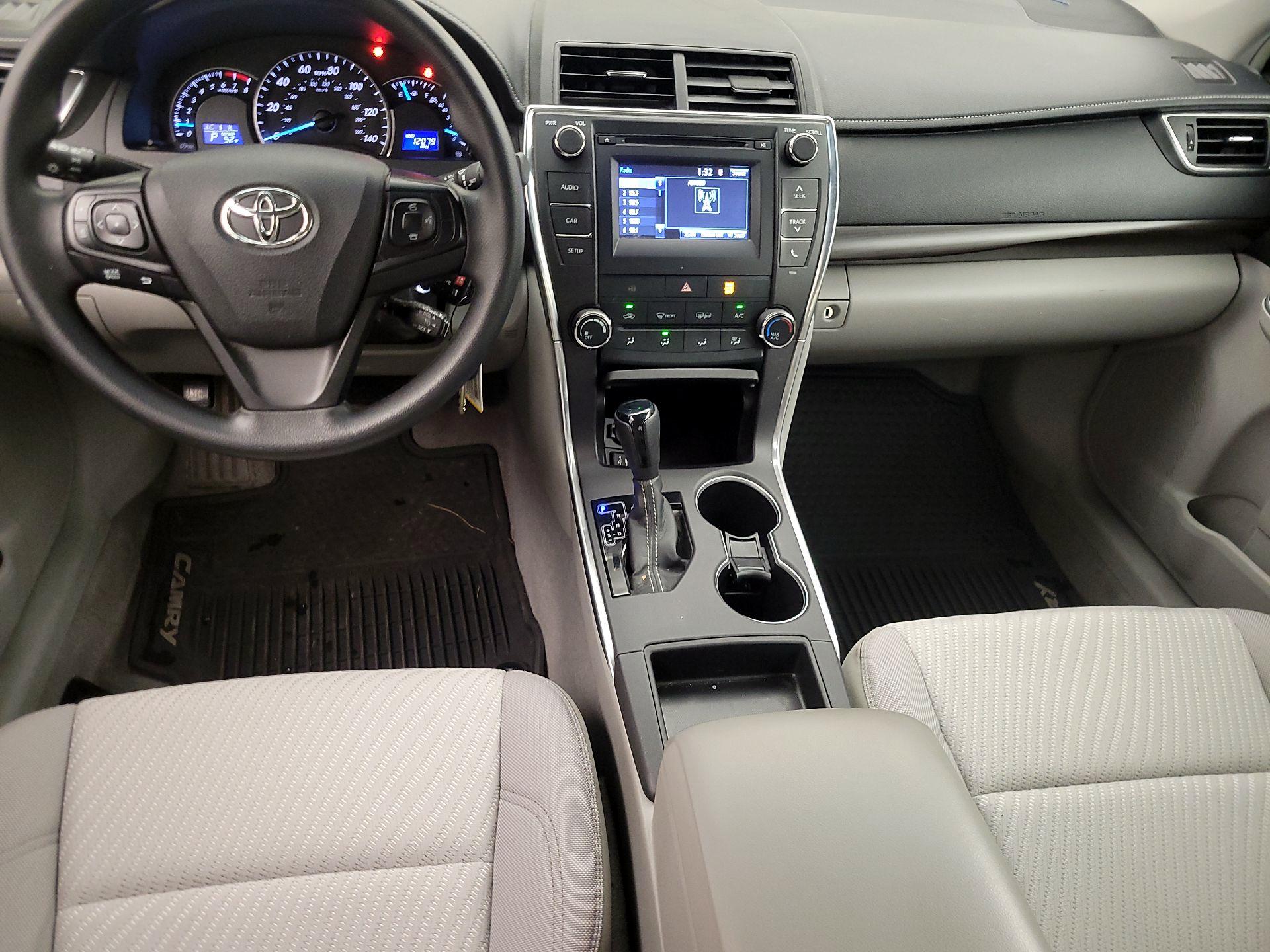 Thumbnail: 2015 Toyota Camry - 9