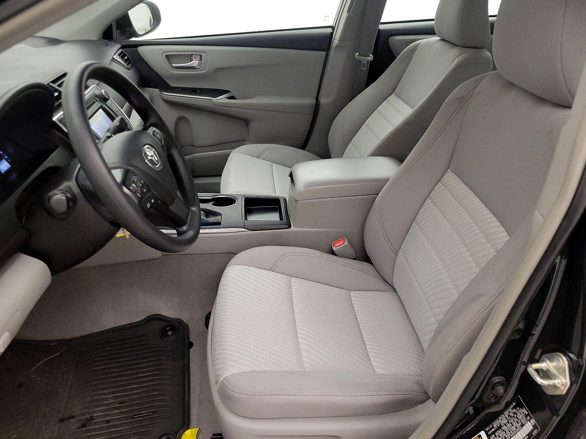 Thumbnail: 2015 Toyota Camry - 11