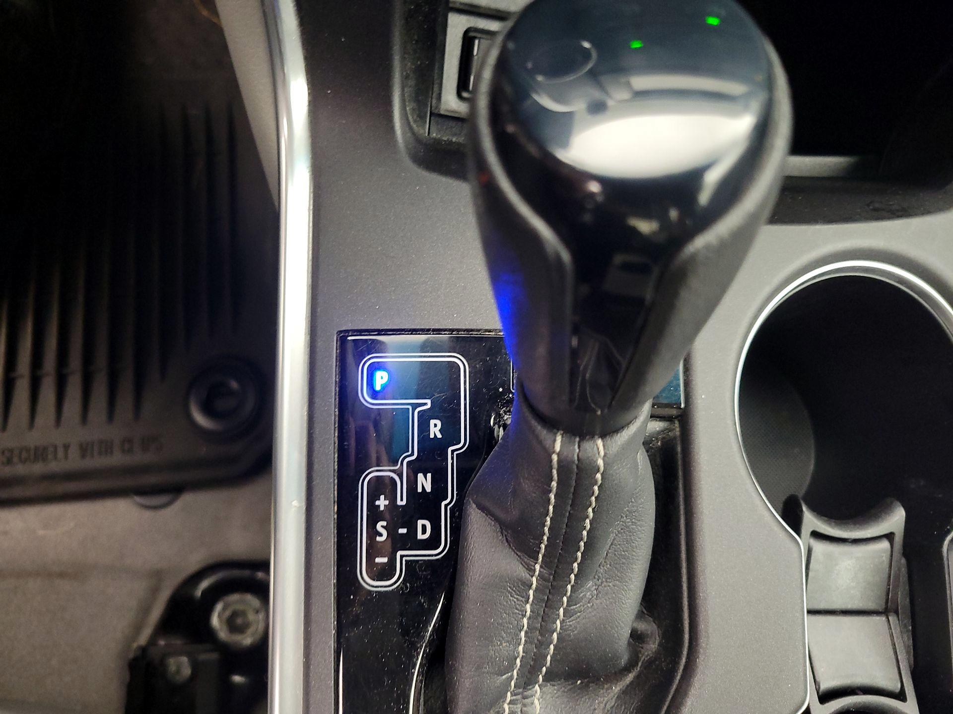 Thumbnail: 2015 Toyota Camry - 17