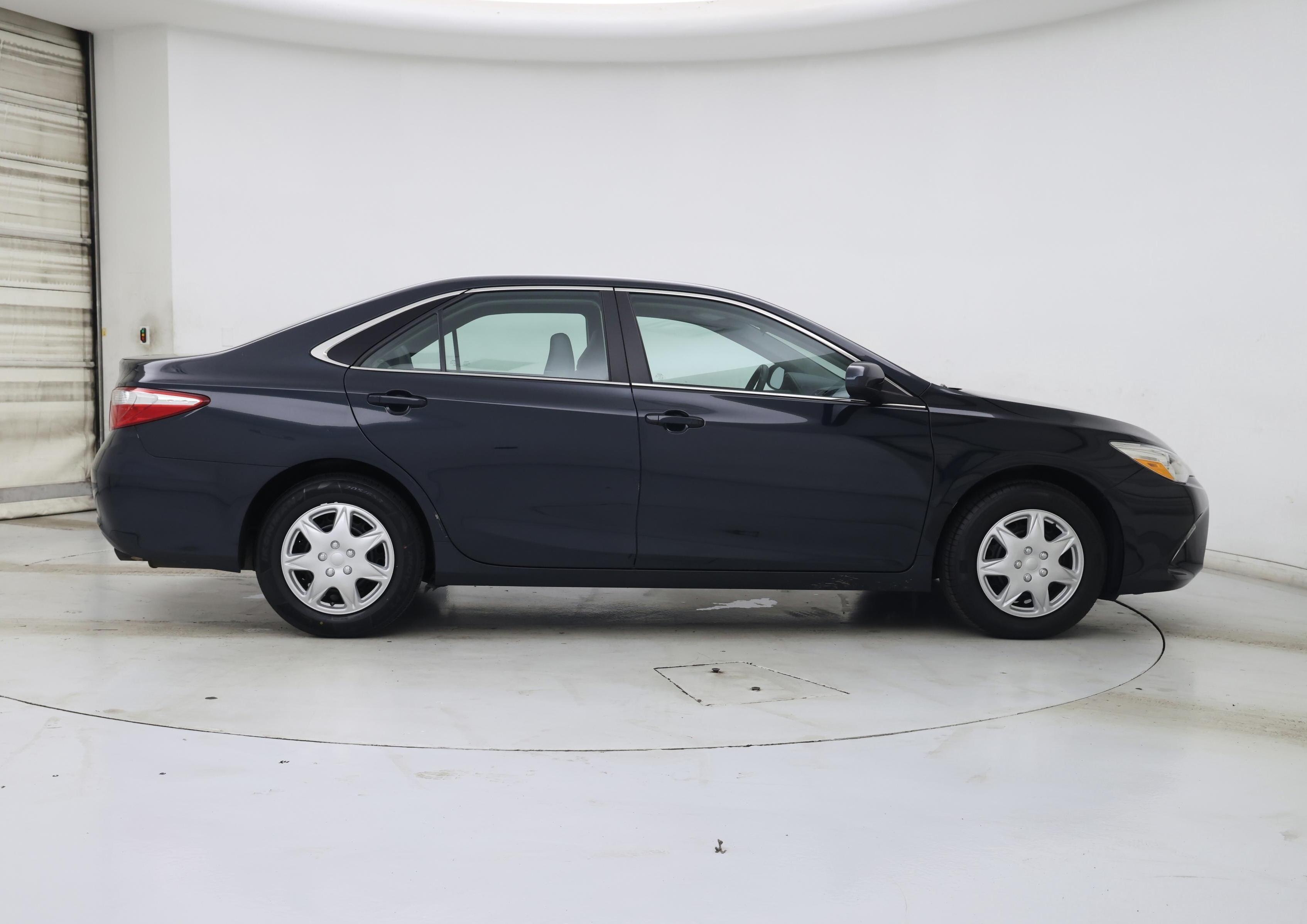 Thumbnail: 2015 Toyota Camry - 7