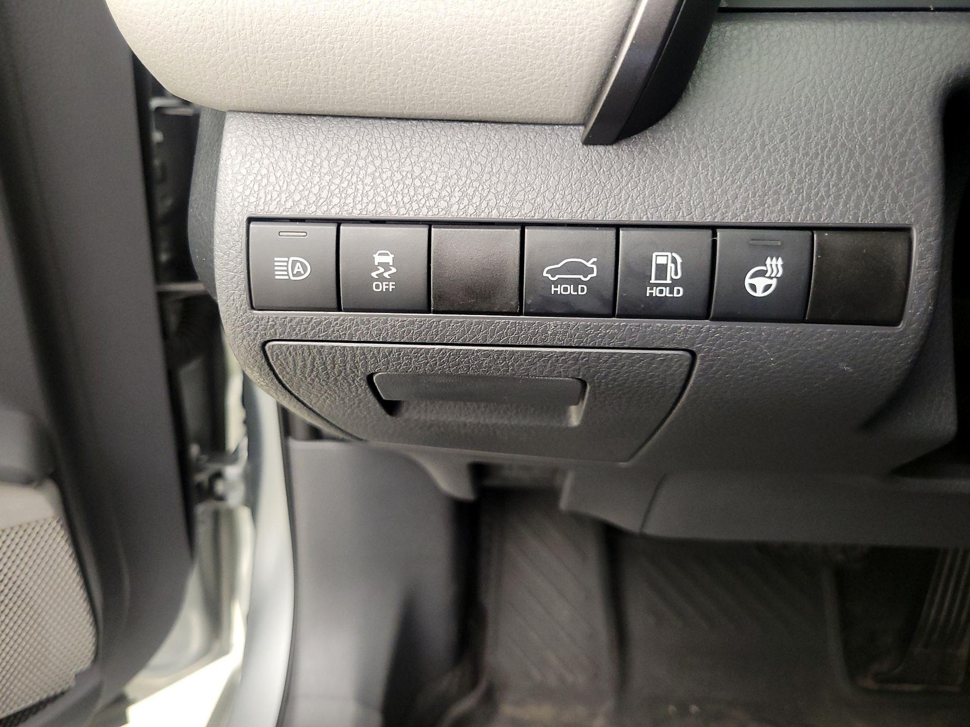 Thumbnail: 2021 Toyota Camry - 13