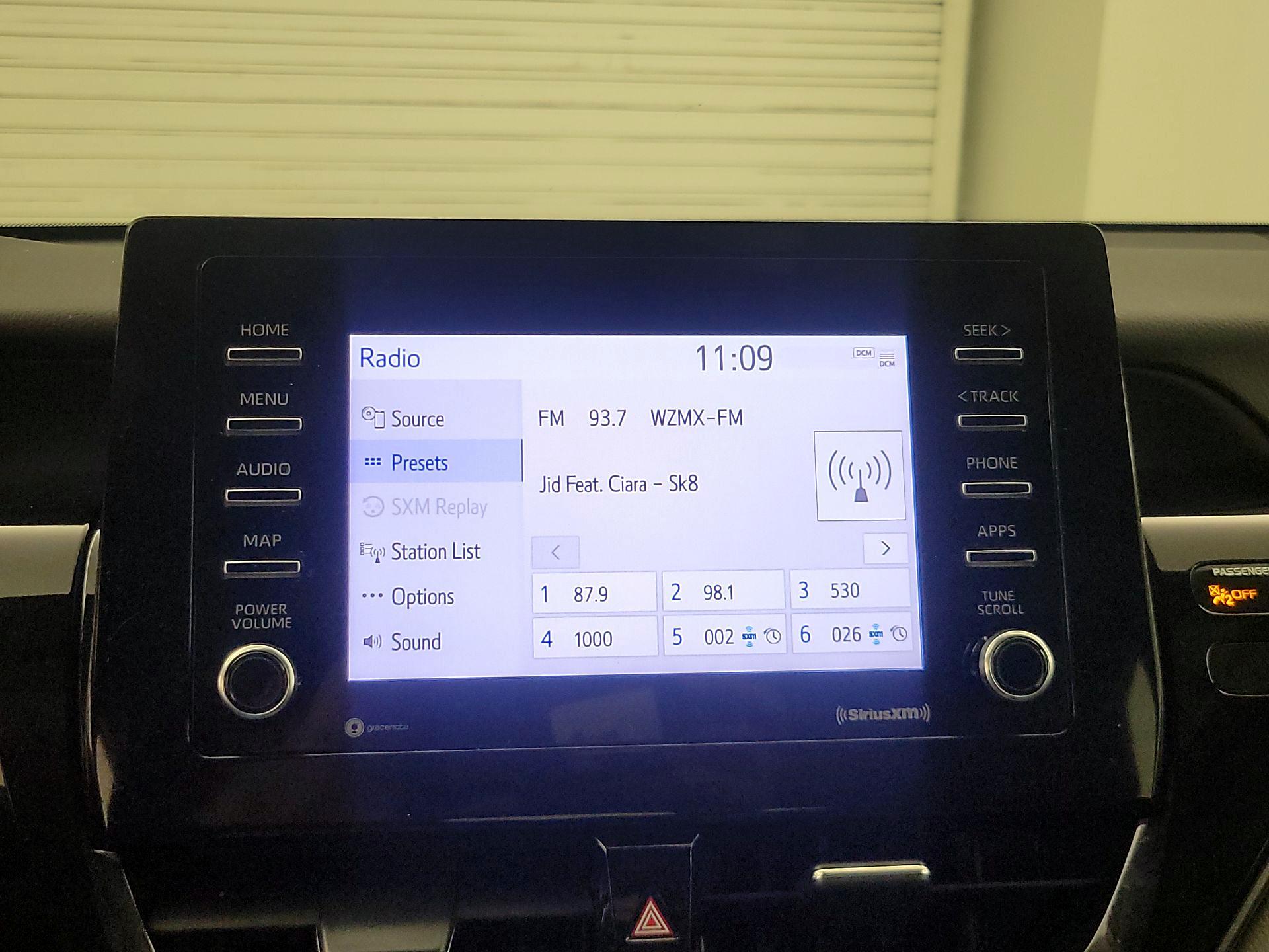 Thumbnail: 2021 Toyota Camry - 15