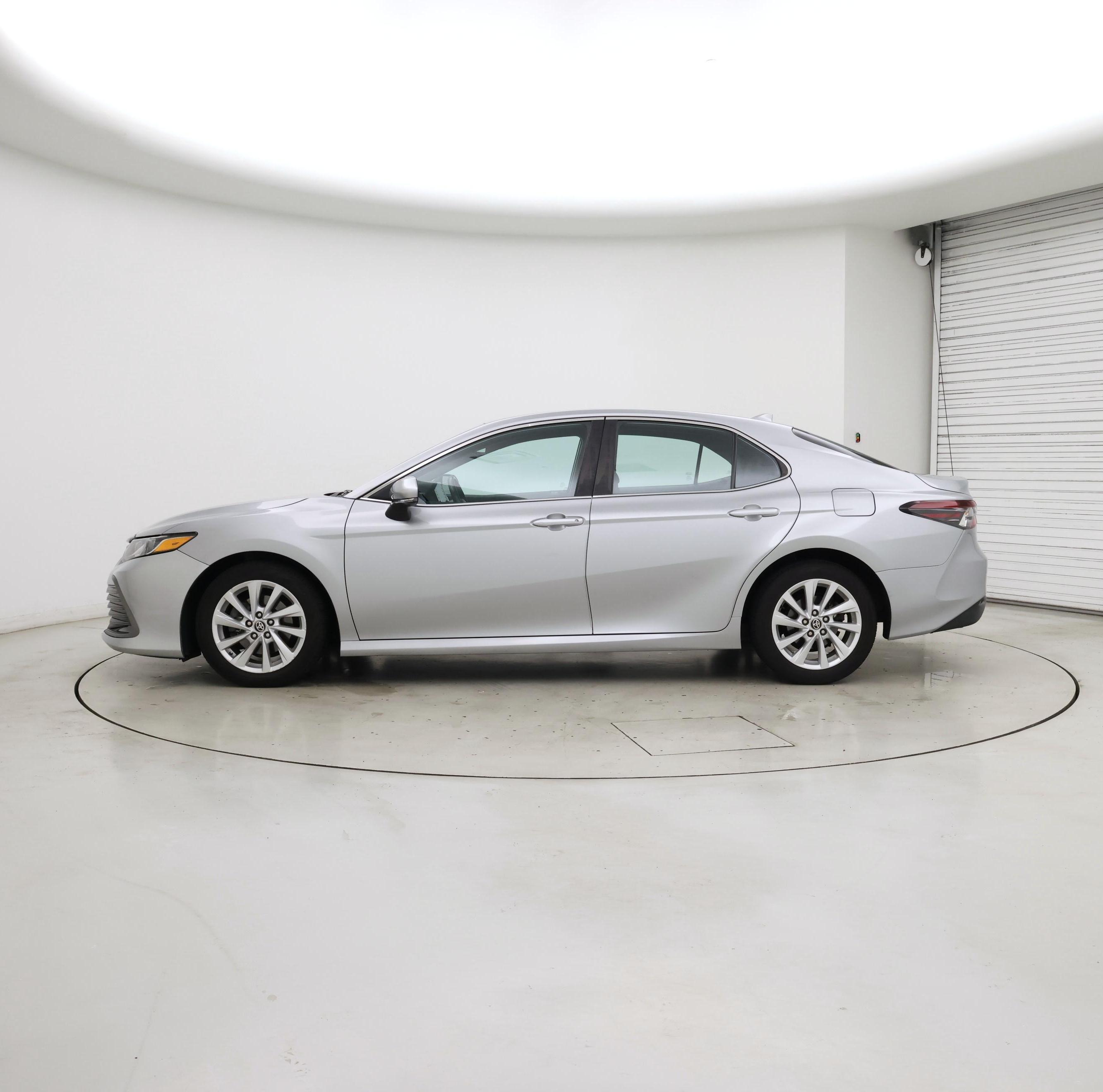 Thumbnail: 2021 Toyota Camry - 3