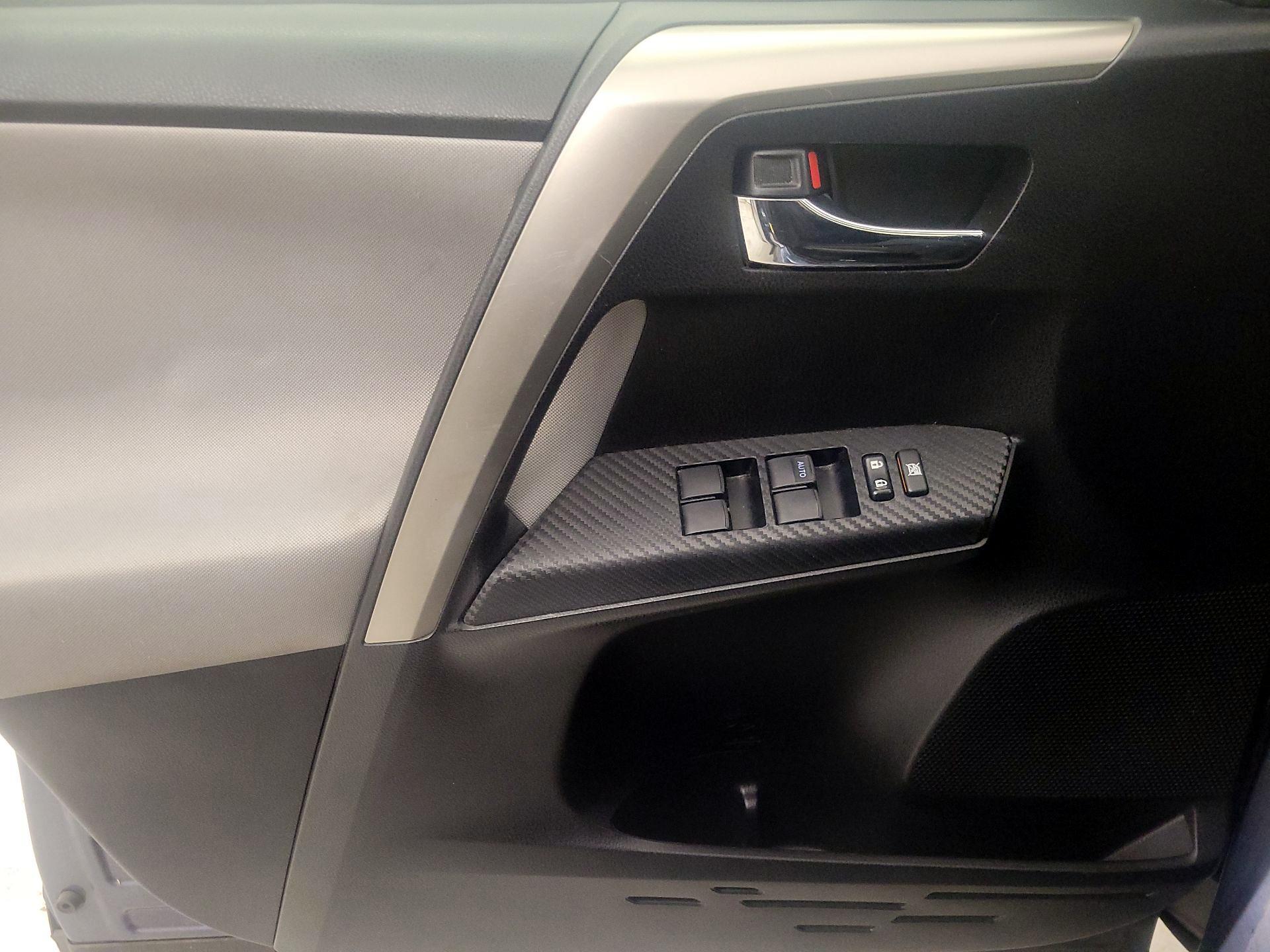 Thumbnail: 2014 Toyota RAV4 - 12