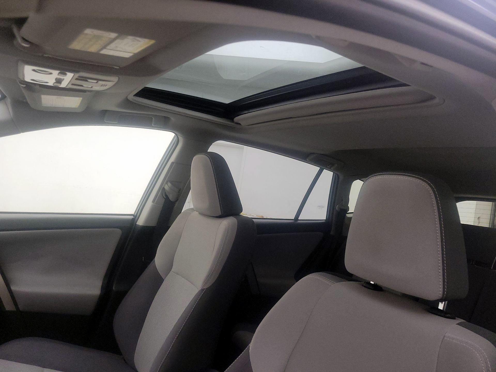 Thumbnail: 2014 Toyota RAV4 - 19