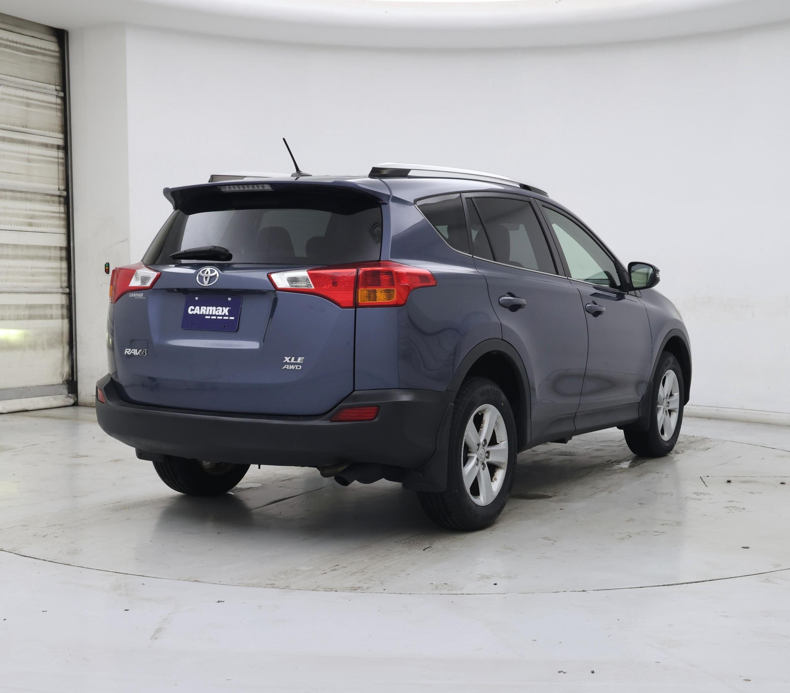 Thumbnail: 2014 Toyota RAV4 - 8