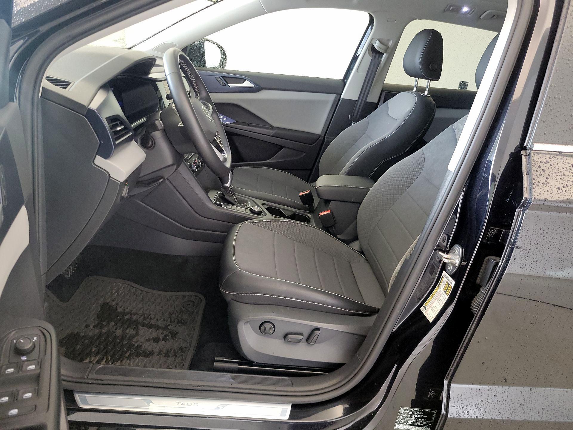 Thumbnail: 2022 Volkswagen Taos - 11