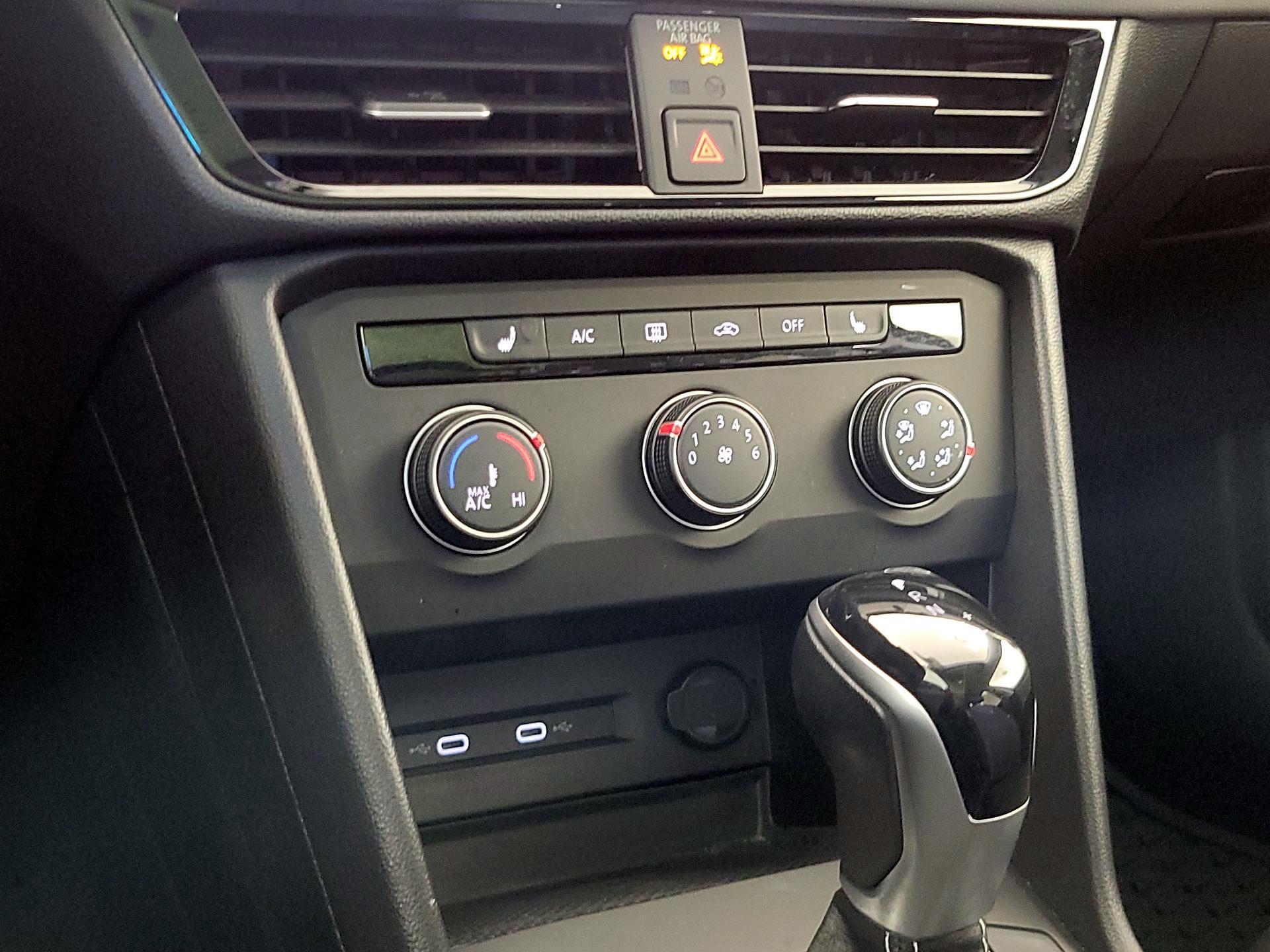 Thumbnail: 2022 Volkswagen Taos - 16