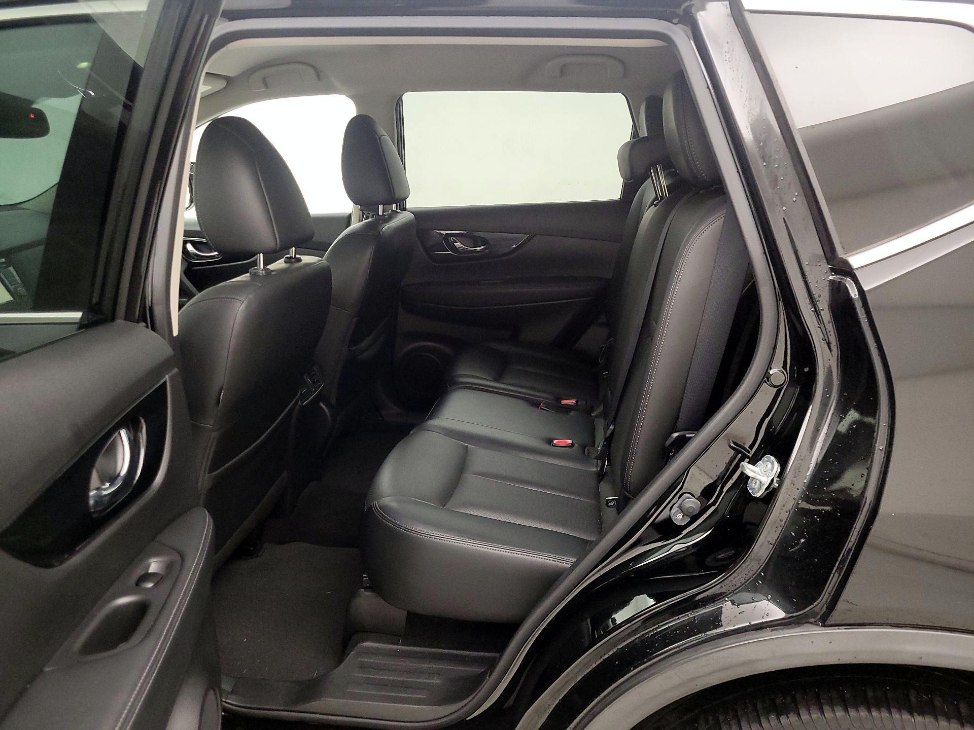 Thumbnail: 2017 Nissan Rogue - 20