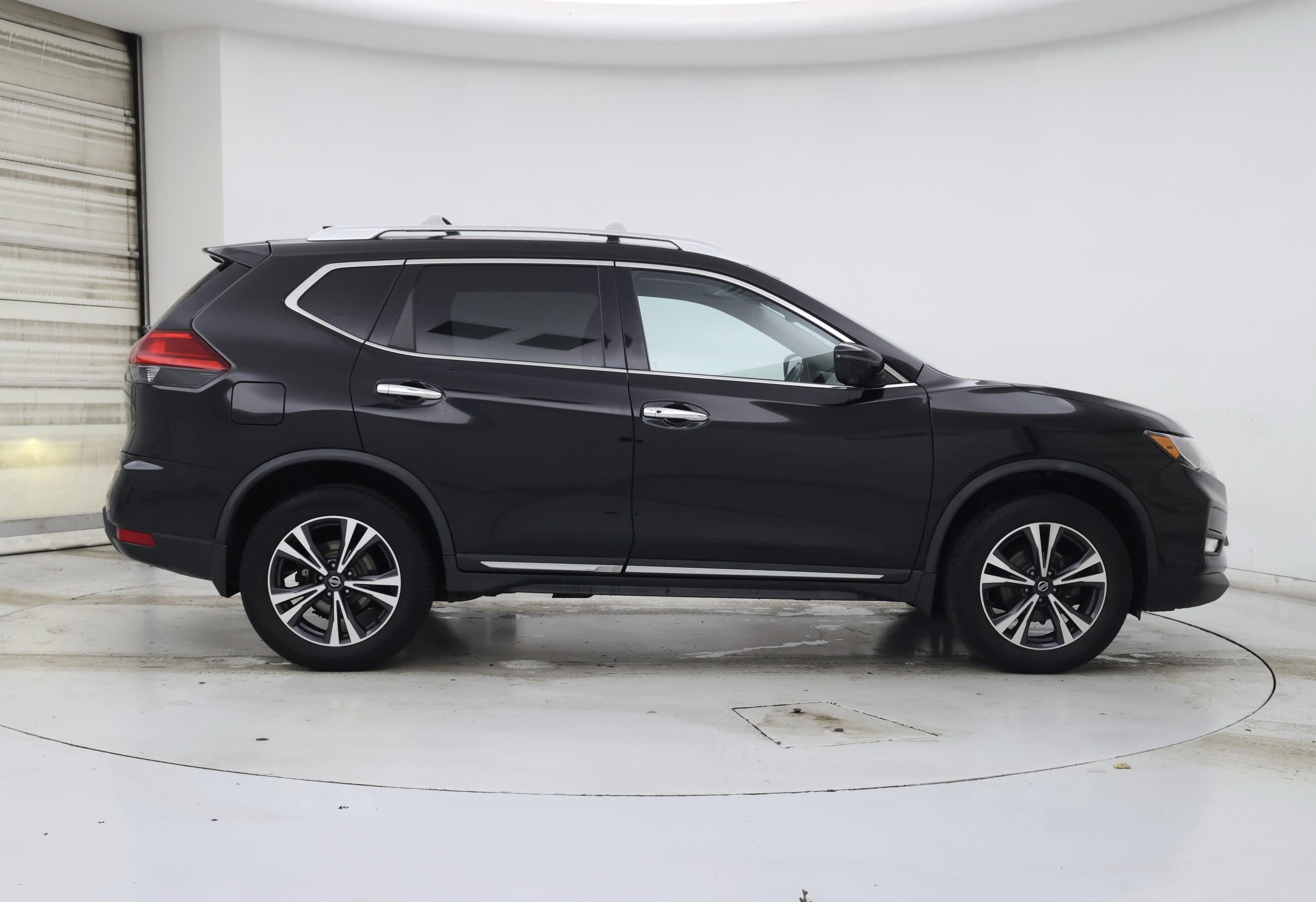 Thumbnail: 2017 Nissan Rogue - 7