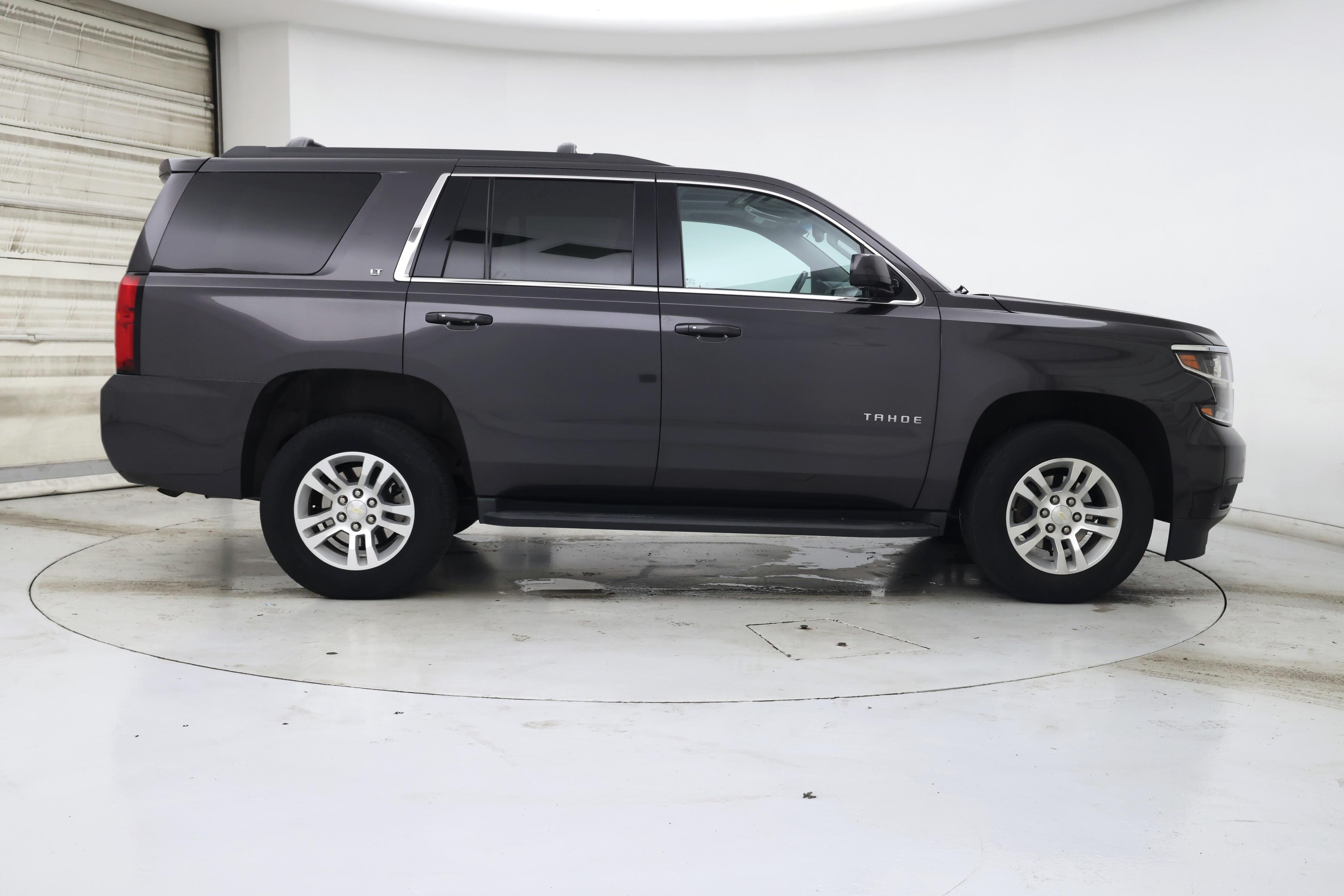 Thumbnail: 2017 Chevrolet Tahoe - 7