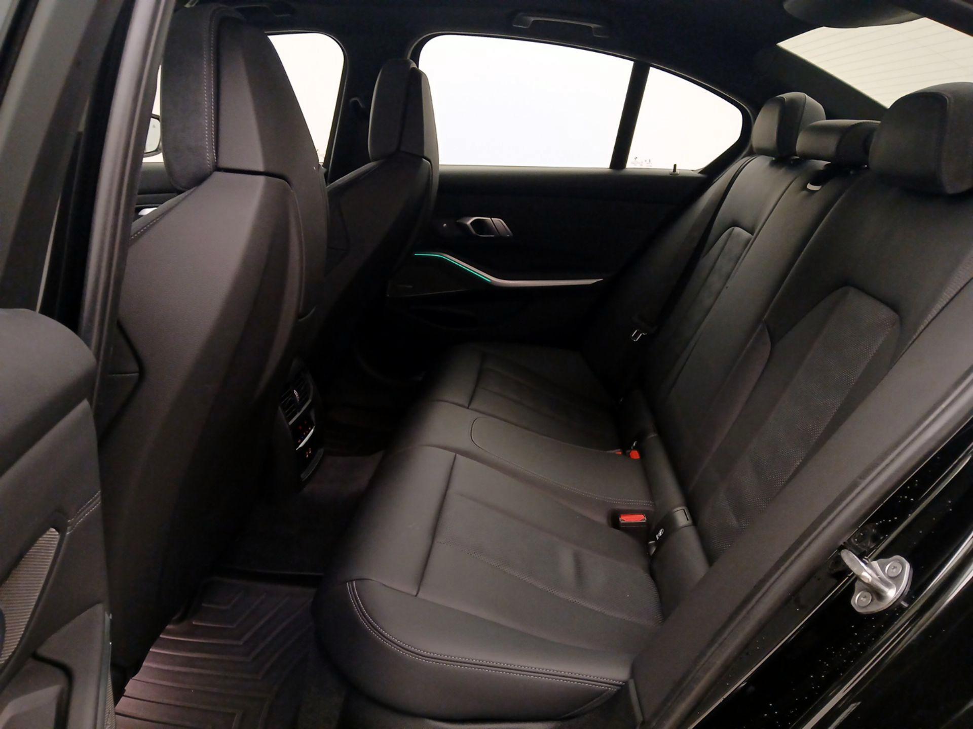 Thumbnail: 2022 BMW M3 - 20