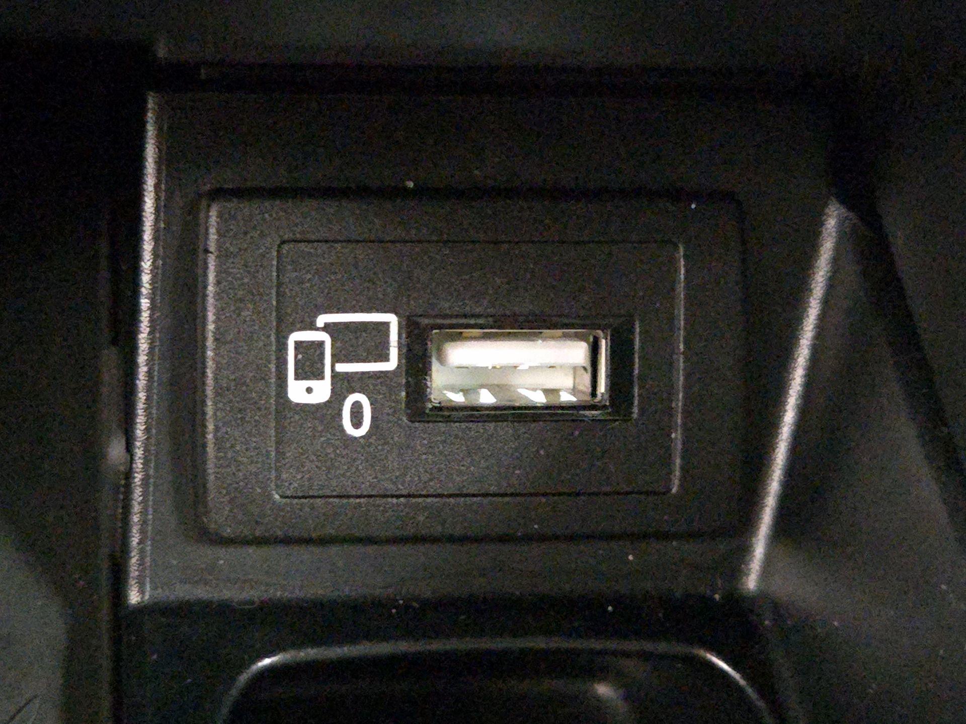 Thumbnail: 2019 Mercedes-Benz E-Class - 19