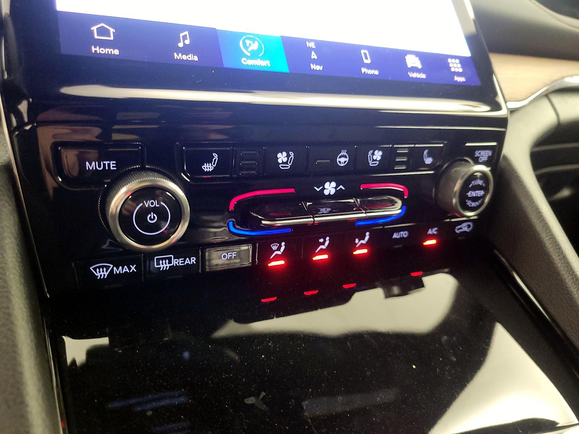 Thumbnail: 2023 Jeep Grand Cherokee - 16