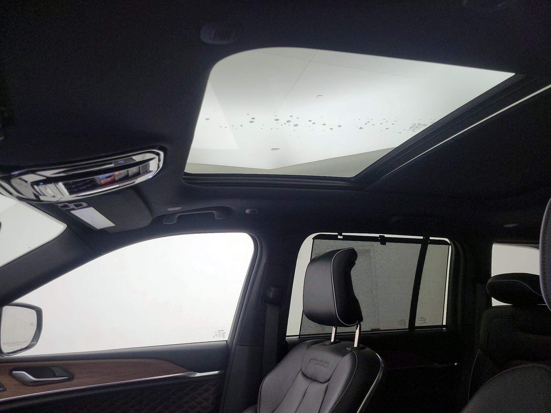 Thumbnail: 2023 Jeep Grand Cherokee - 19