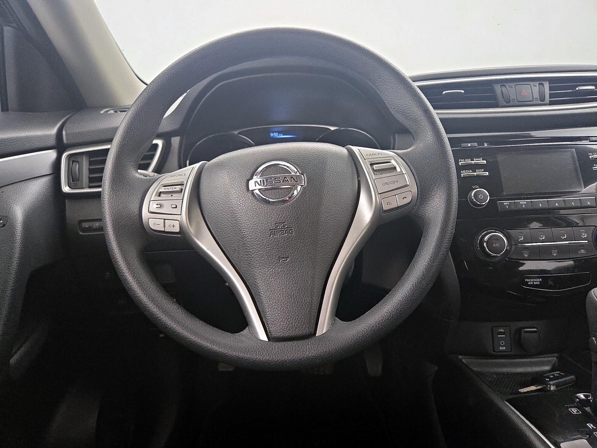 Thumbnail: 2016 Nissan Rogue - 10