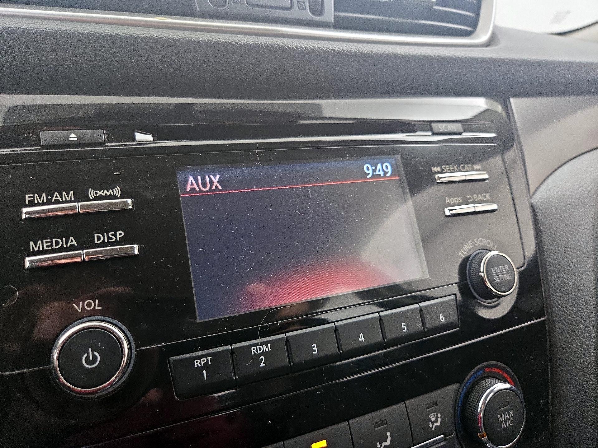 Thumbnail: 2016 Nissan Rogue - 15