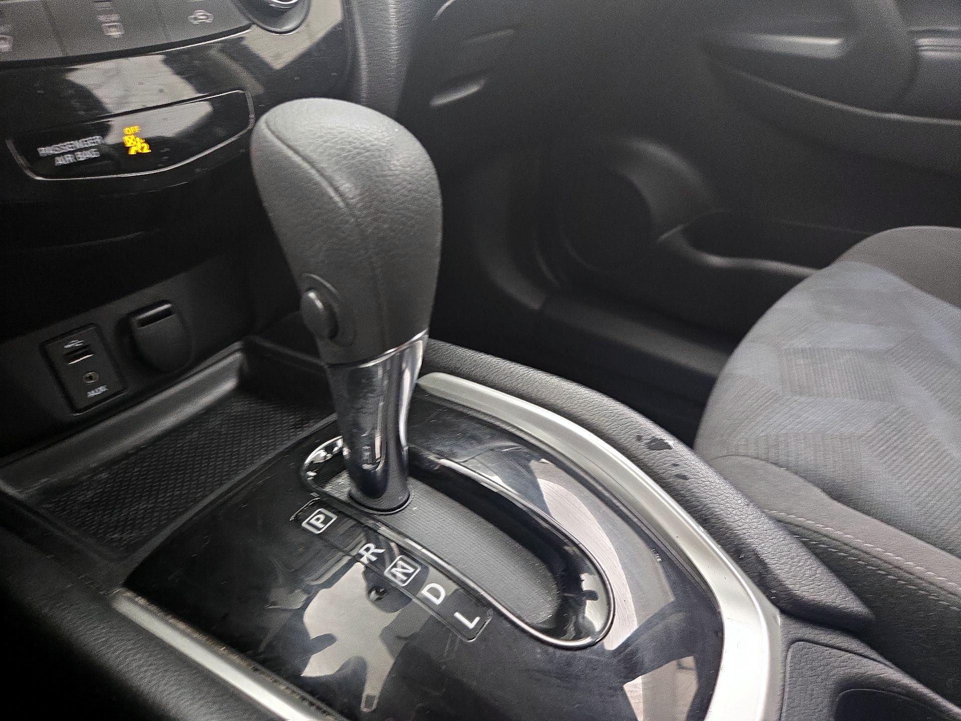 Thumbnail: 2016 Nissan Rogue - 17