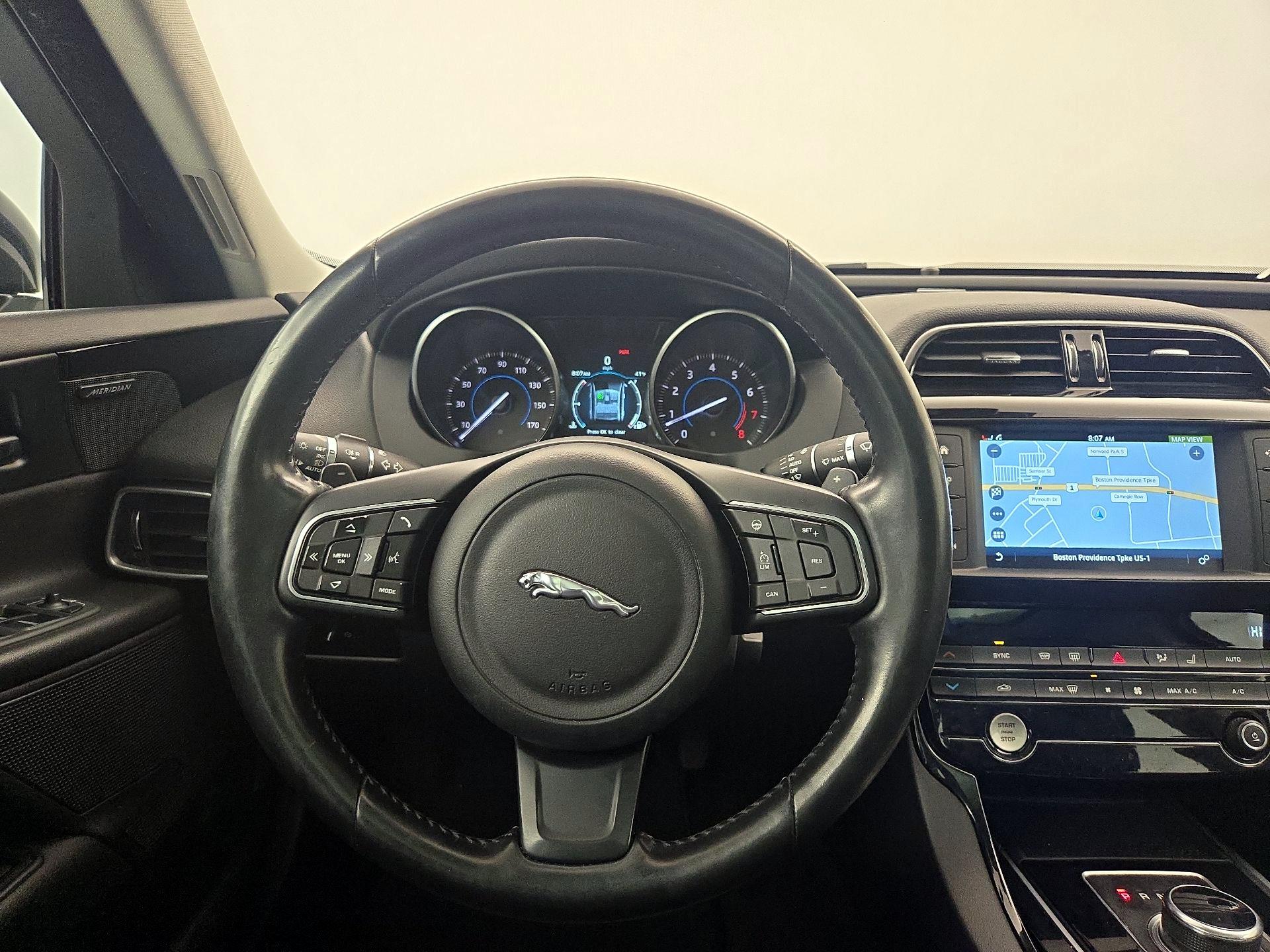 Thumbnail: 2017 Jaguar XE - 10