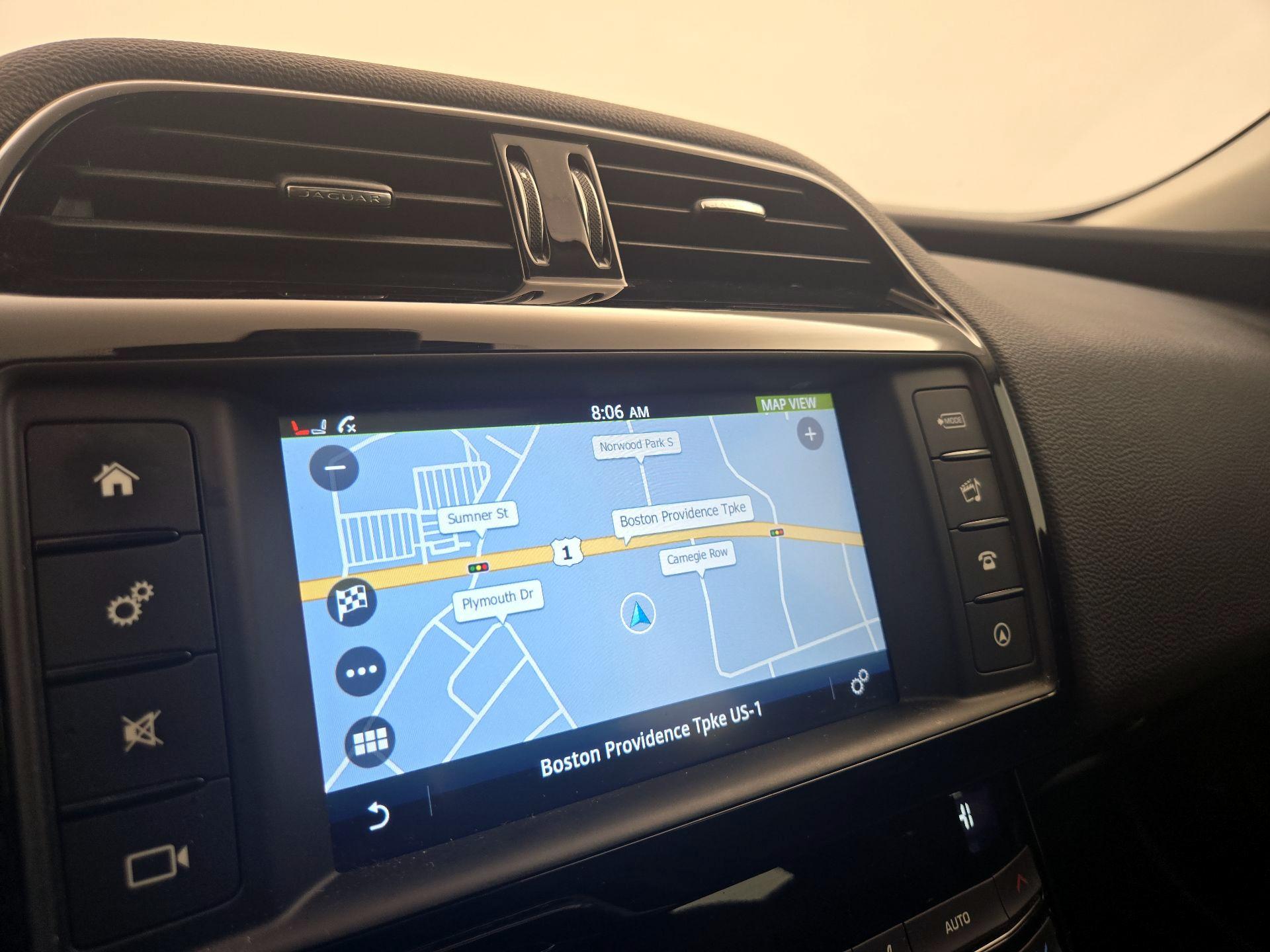 Thumbnail: 2017 Jaguar XE - 14