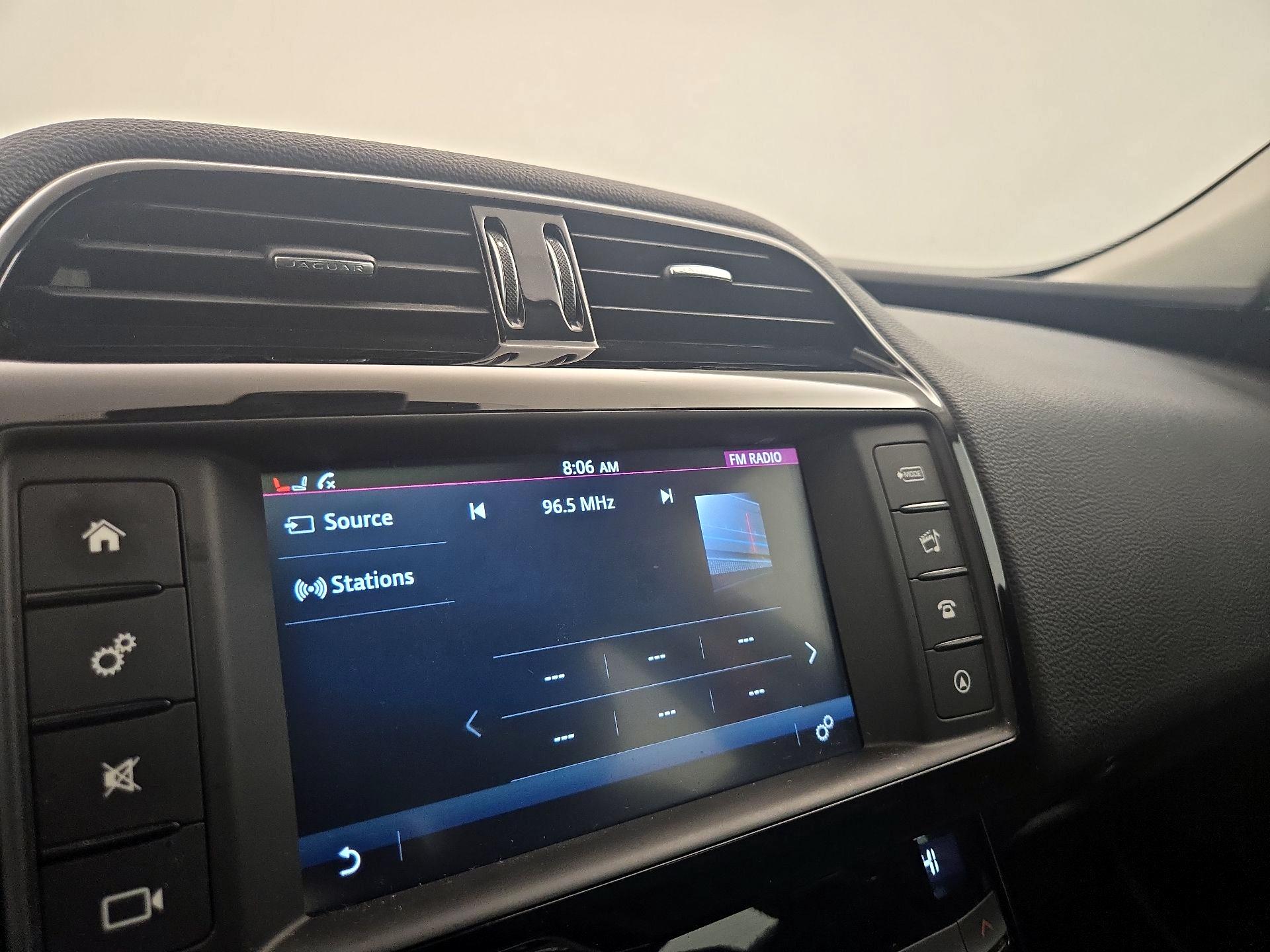 Thumbnail: 2017 Jaguar XE - 16