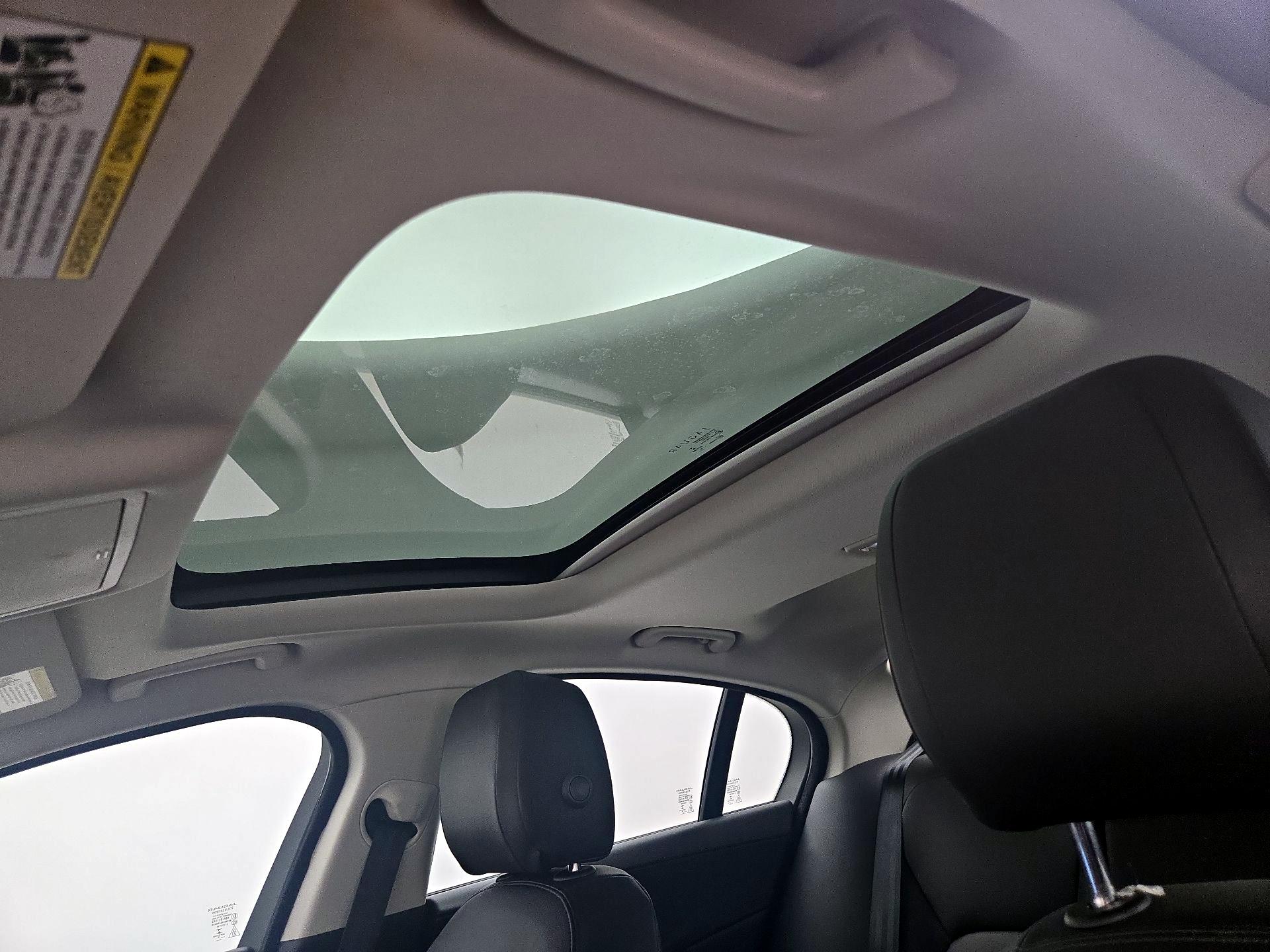 Thumbnail: 2017 Jaguar XE - 20