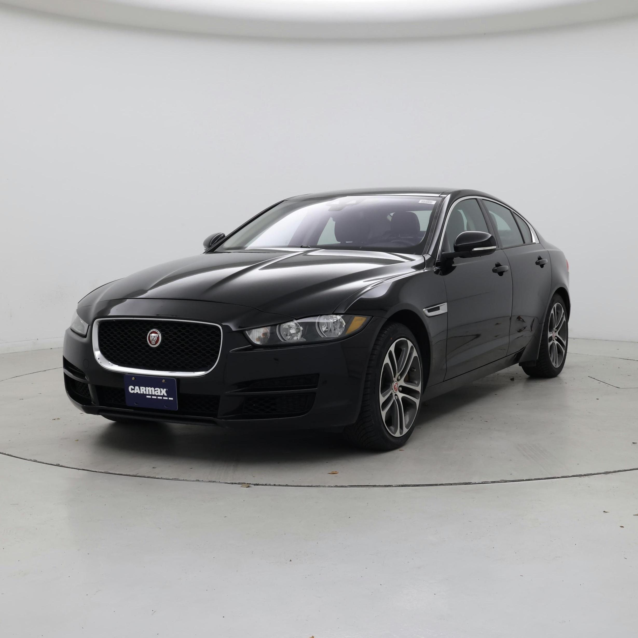 Thumbnail: 2017 Jaguar XE - 4
