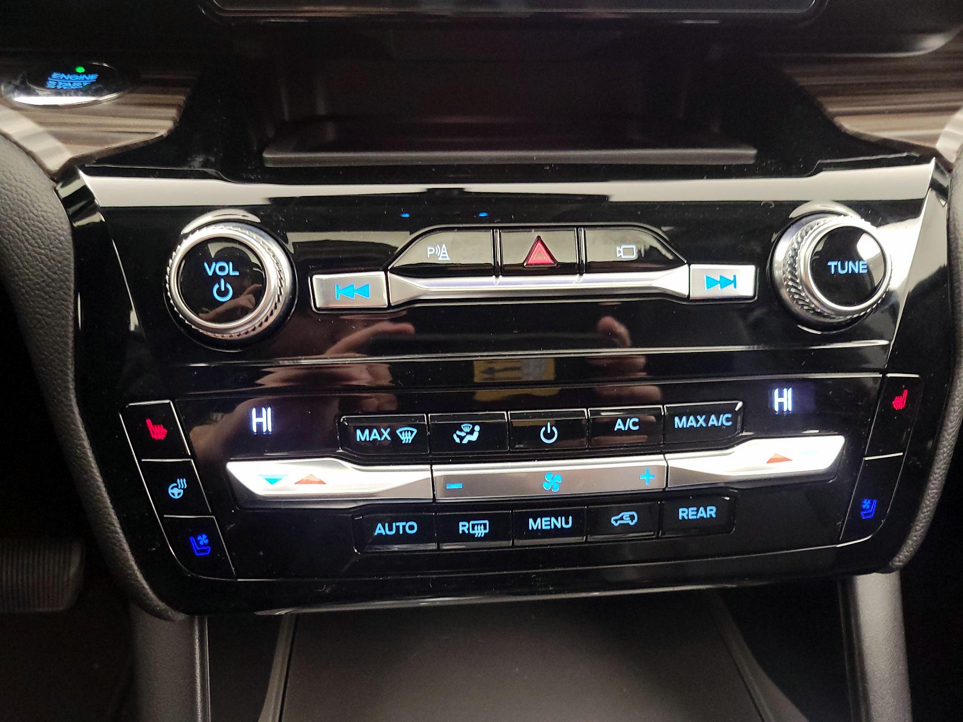 Thumbnail: 2021 Ford Explorer - 17