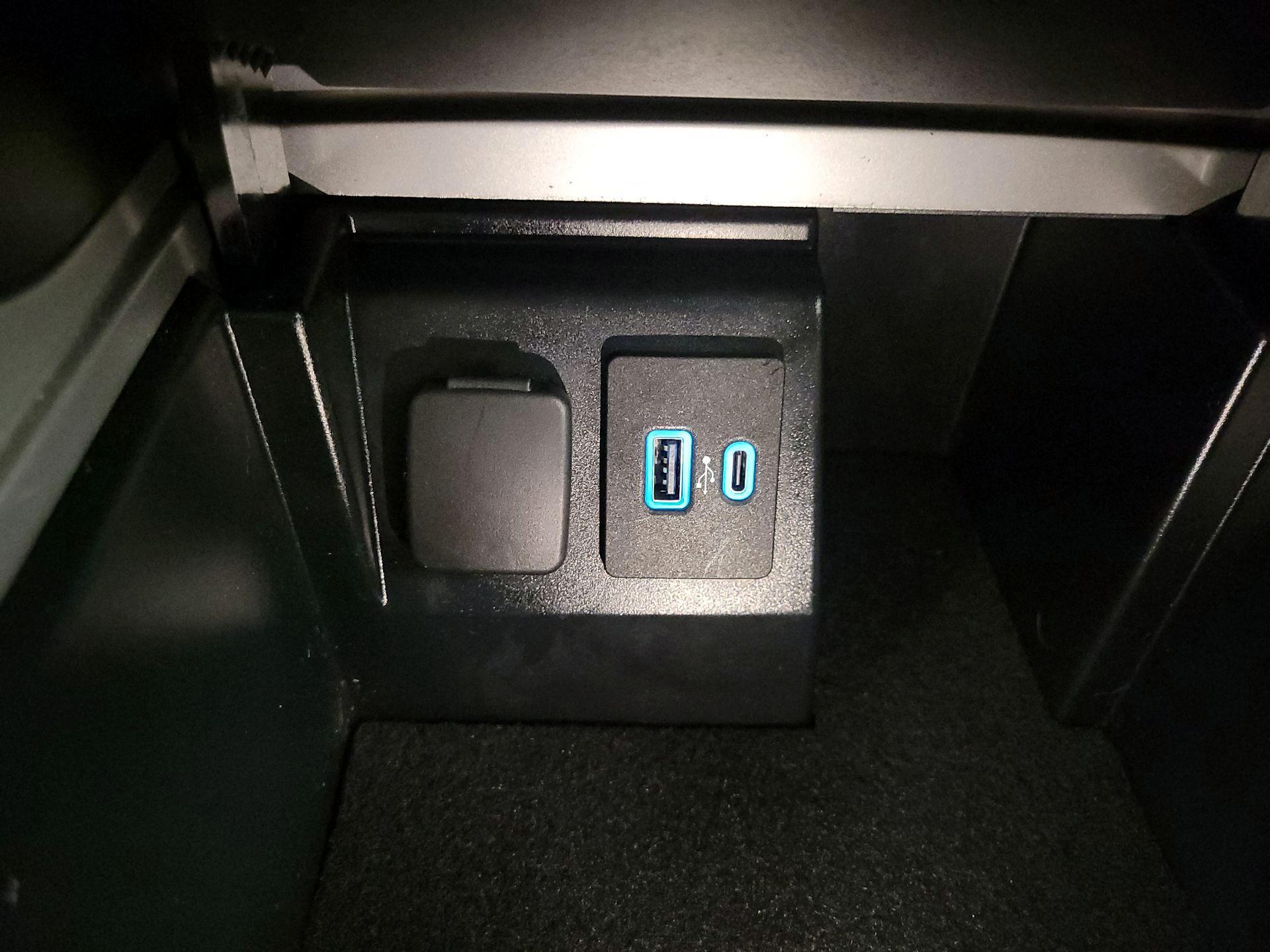 Thumbnail: 2021 Ford Explorer - 19