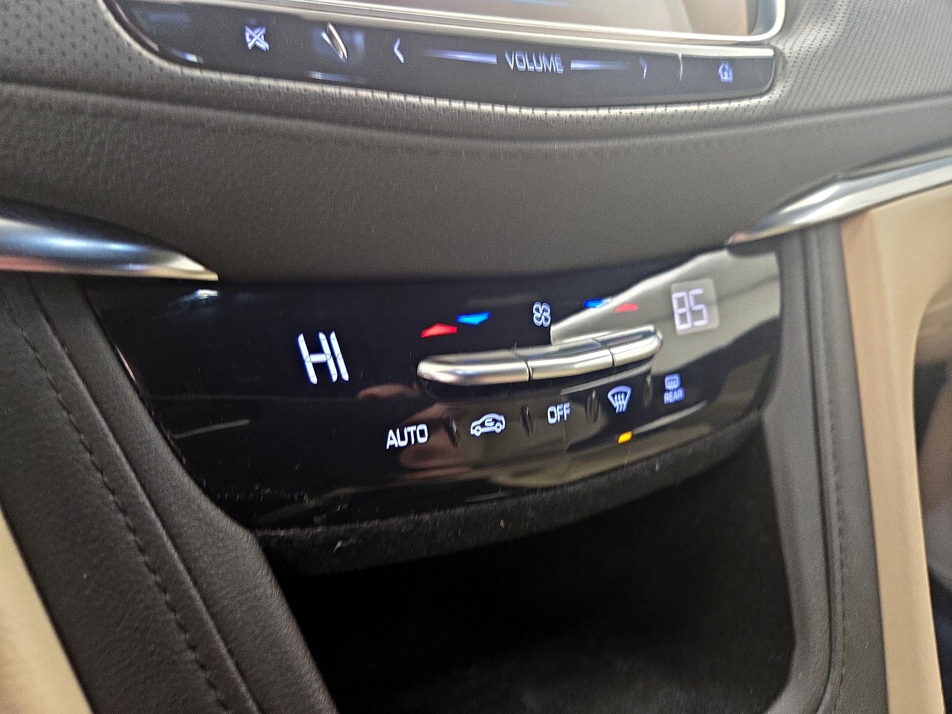 Thumbnail: 2019 Cadillac XT5 - 16