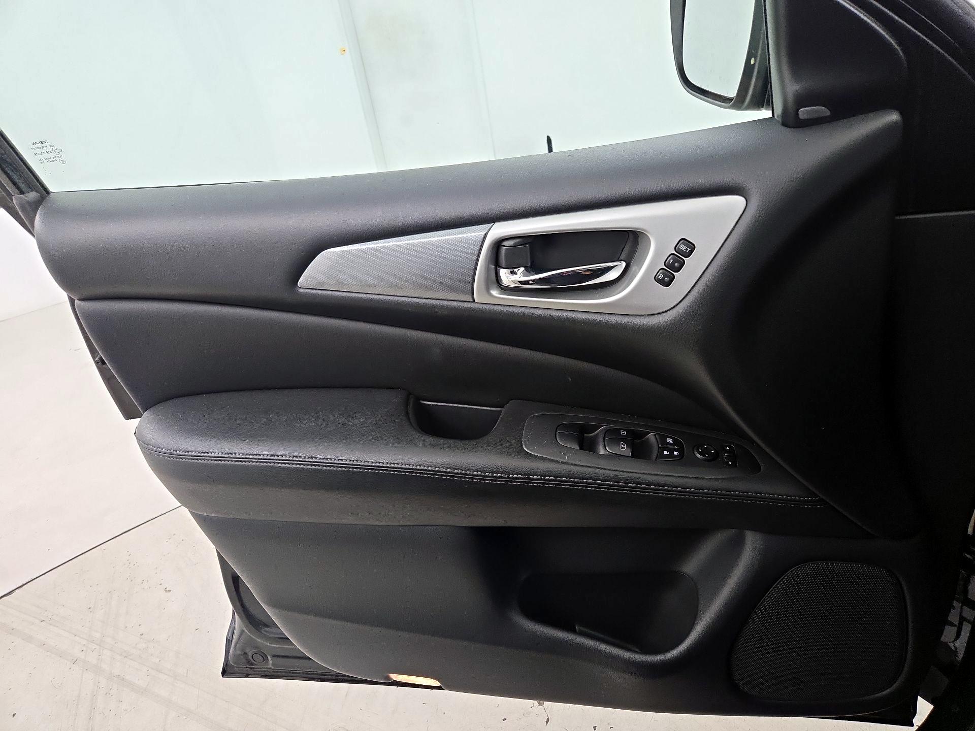 Thumbnail: 2019 Nissan Pathfinder - 12