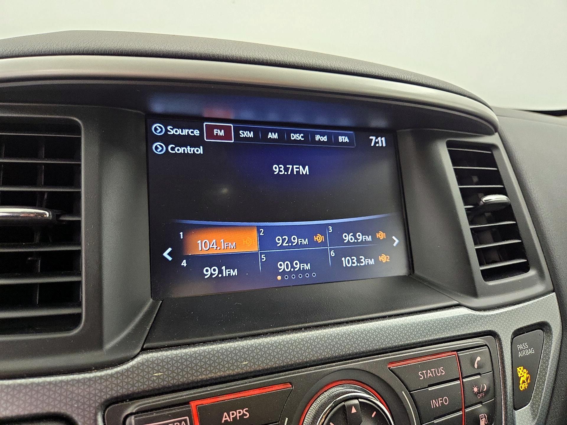 Thumbnail: 2019 Nissan Pathfinder - 16