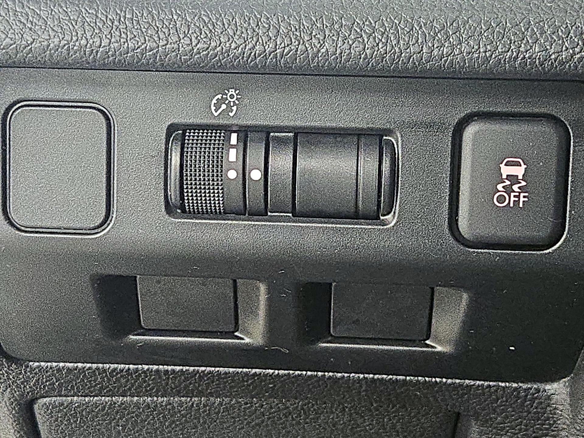 Thumbnail: 2017 Subaru Crosstrek - 13