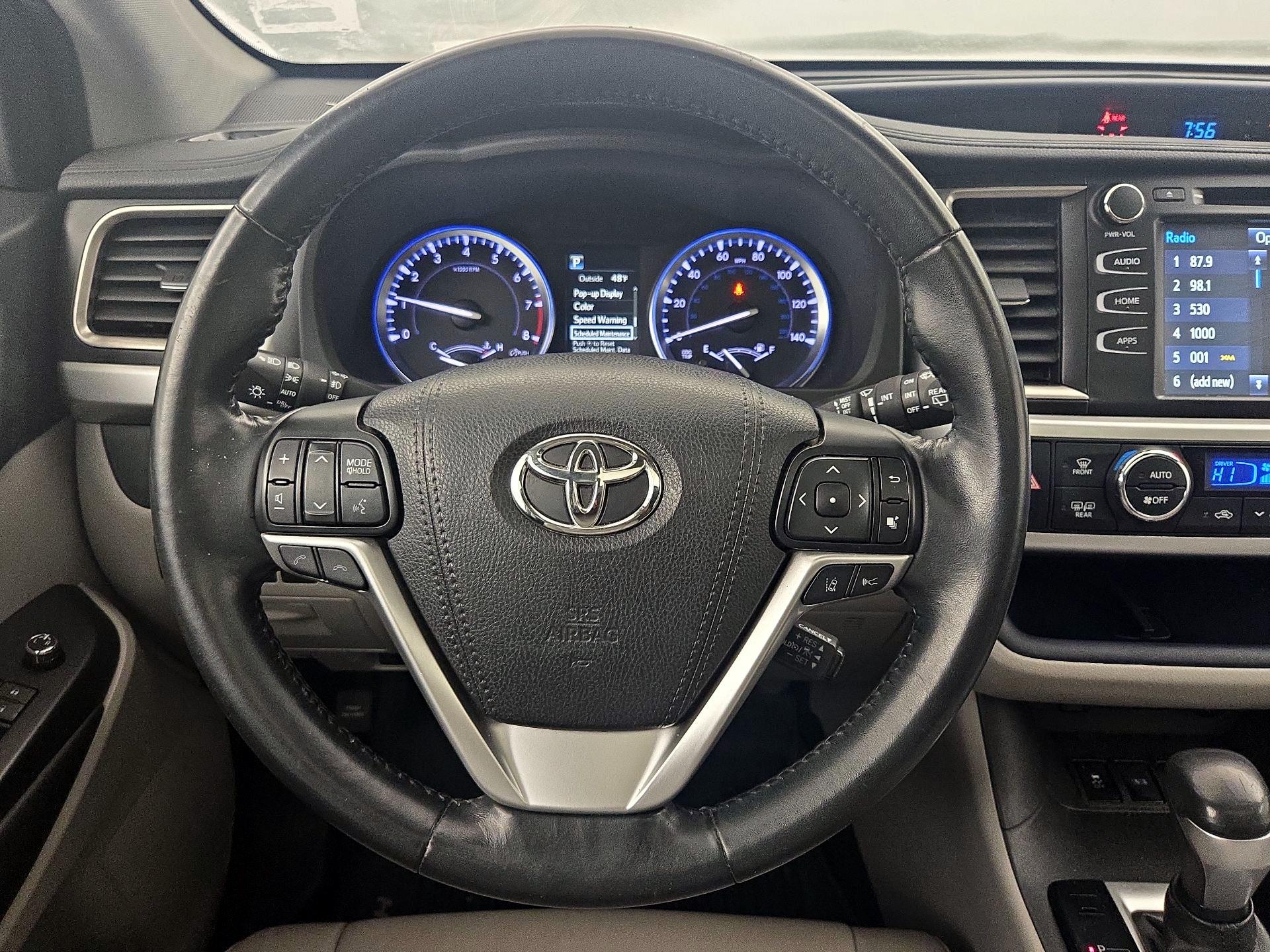 Thumbnail: 2017 Toyota Highlander - 10