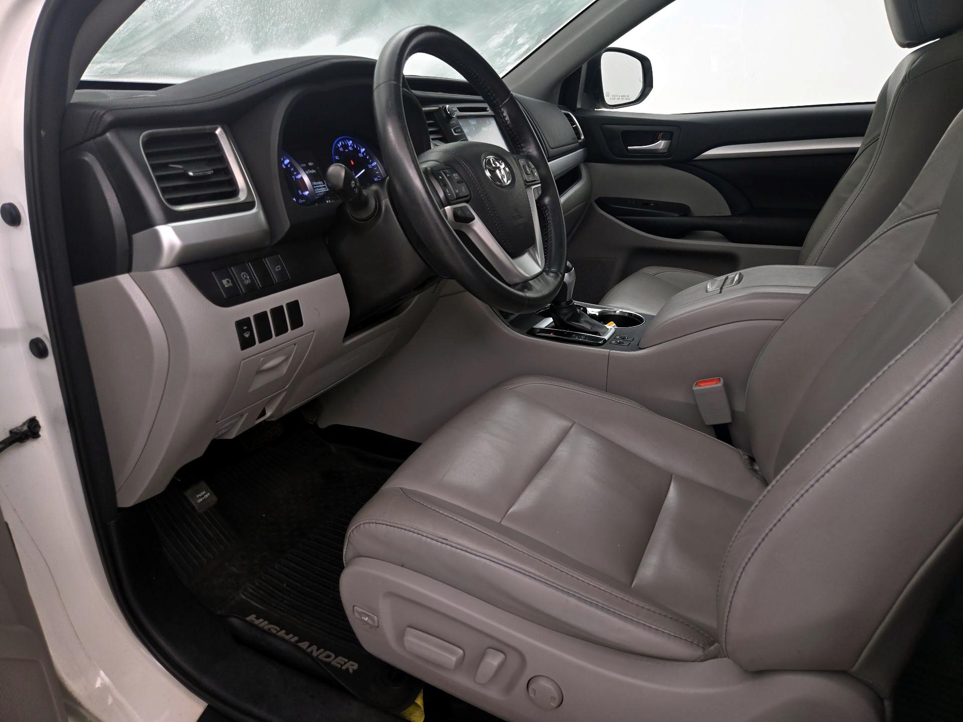 Thumbnail: 2017 Toyota Highlander - 11