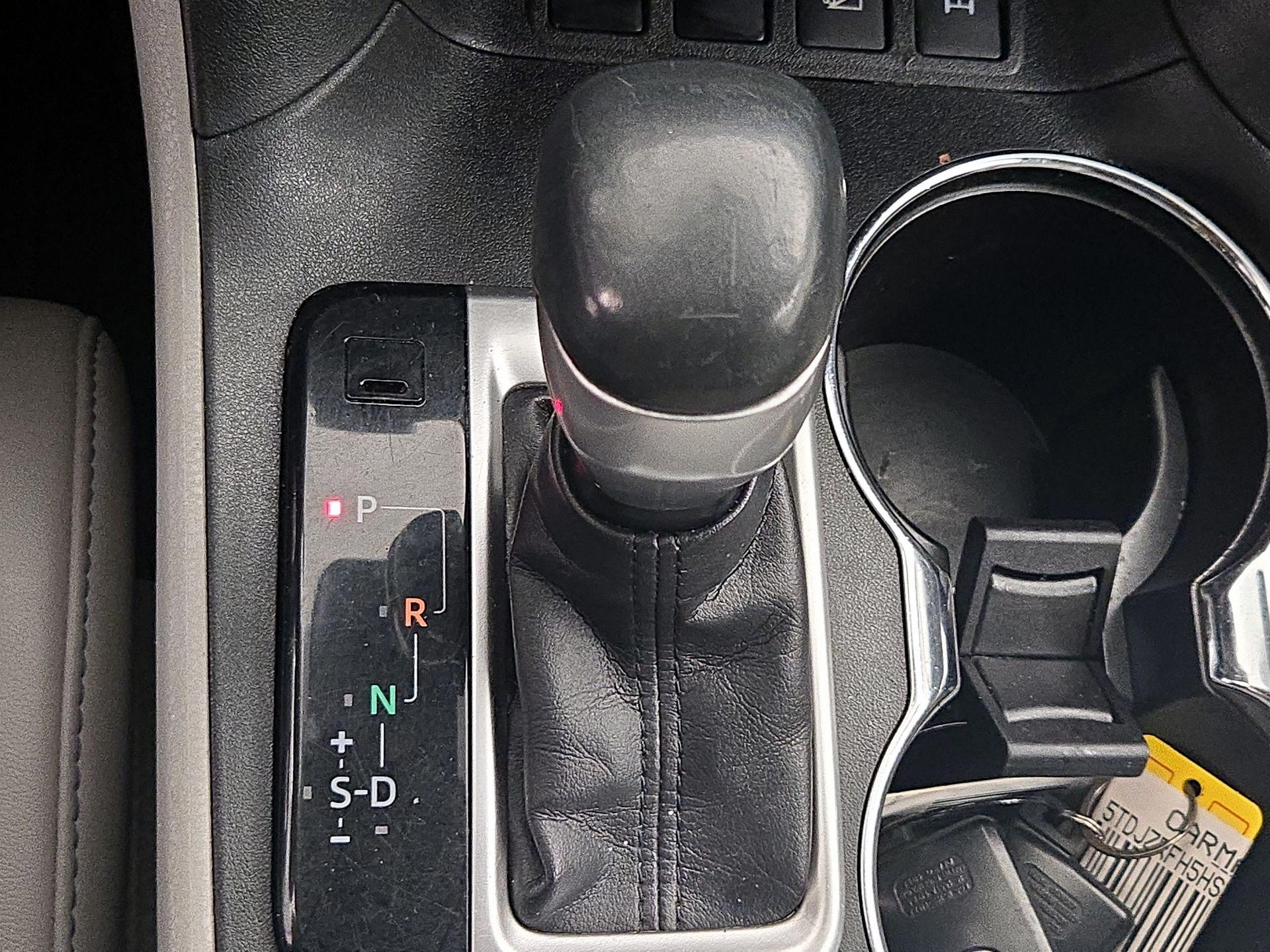 Thumbnail: 2017 Toyota Highlander - 17