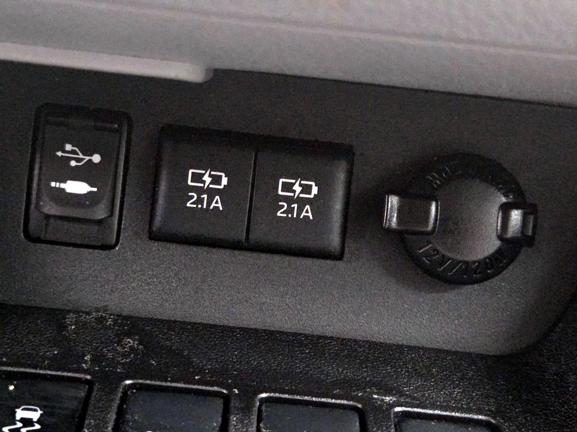 Thumbnail: 2017 Toyota Highlander - 18