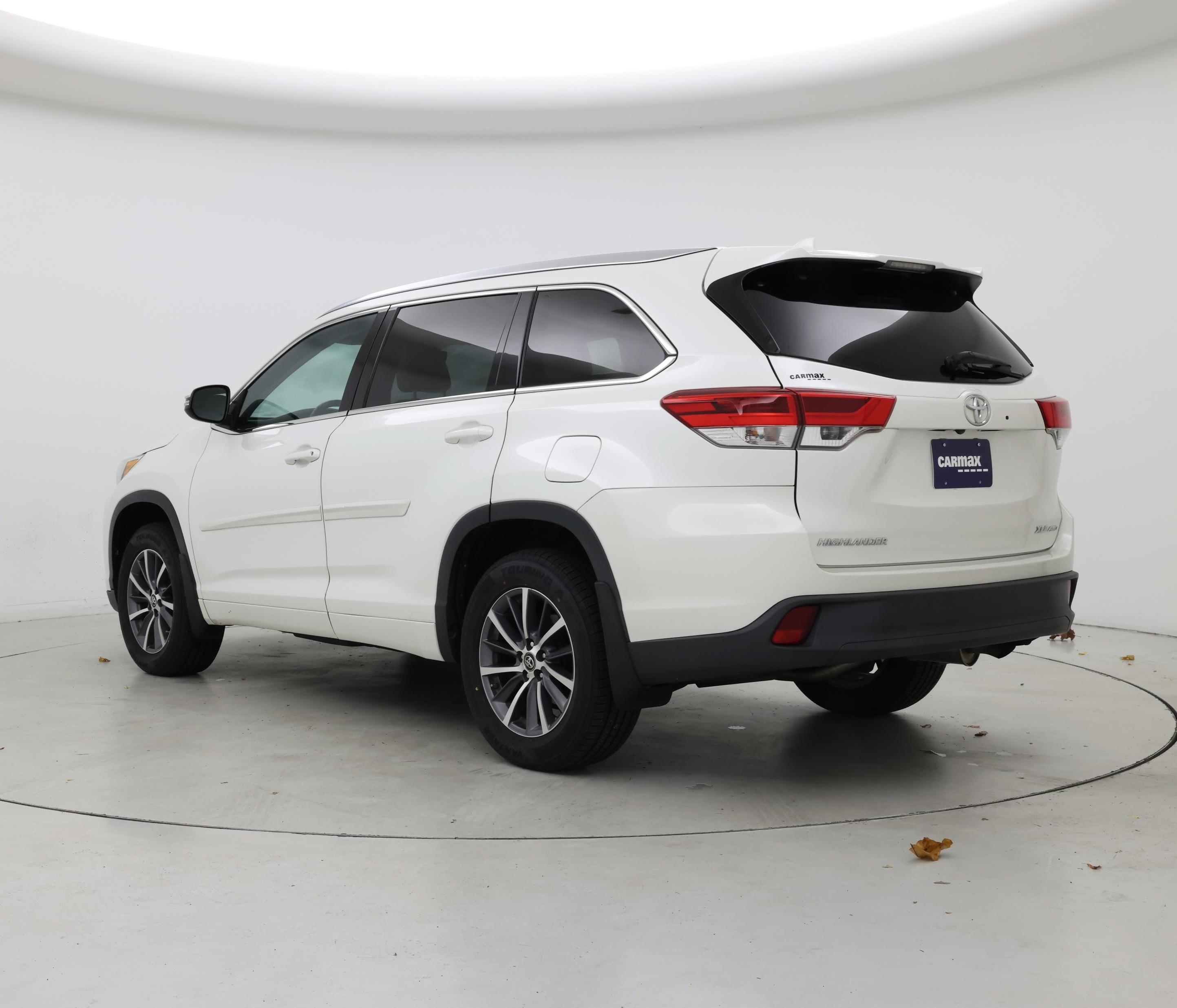 Thumbnail: 2017 Toyota Highlander - 2