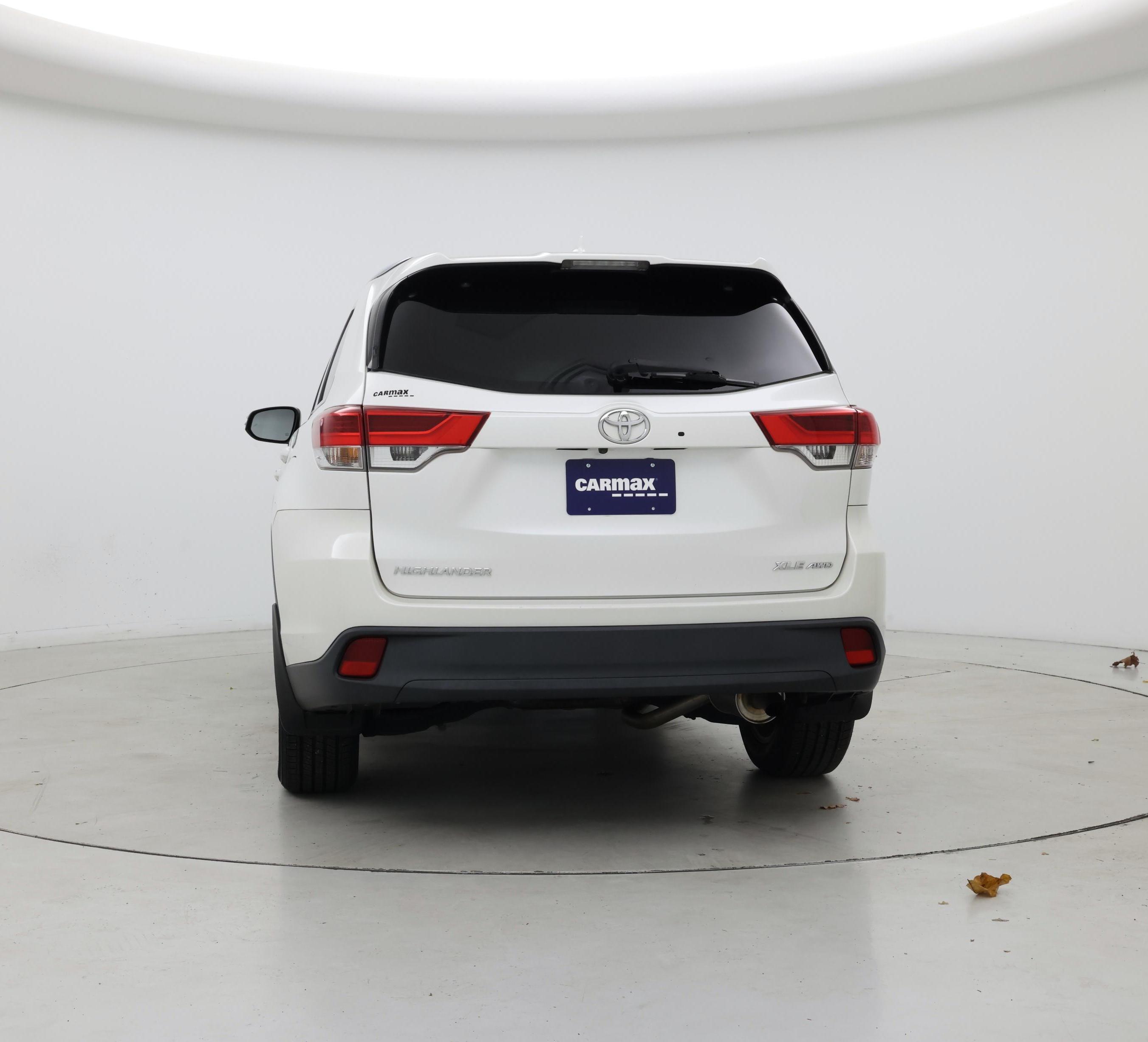 Thumbnail: 2017 Toyota Highlander - 6